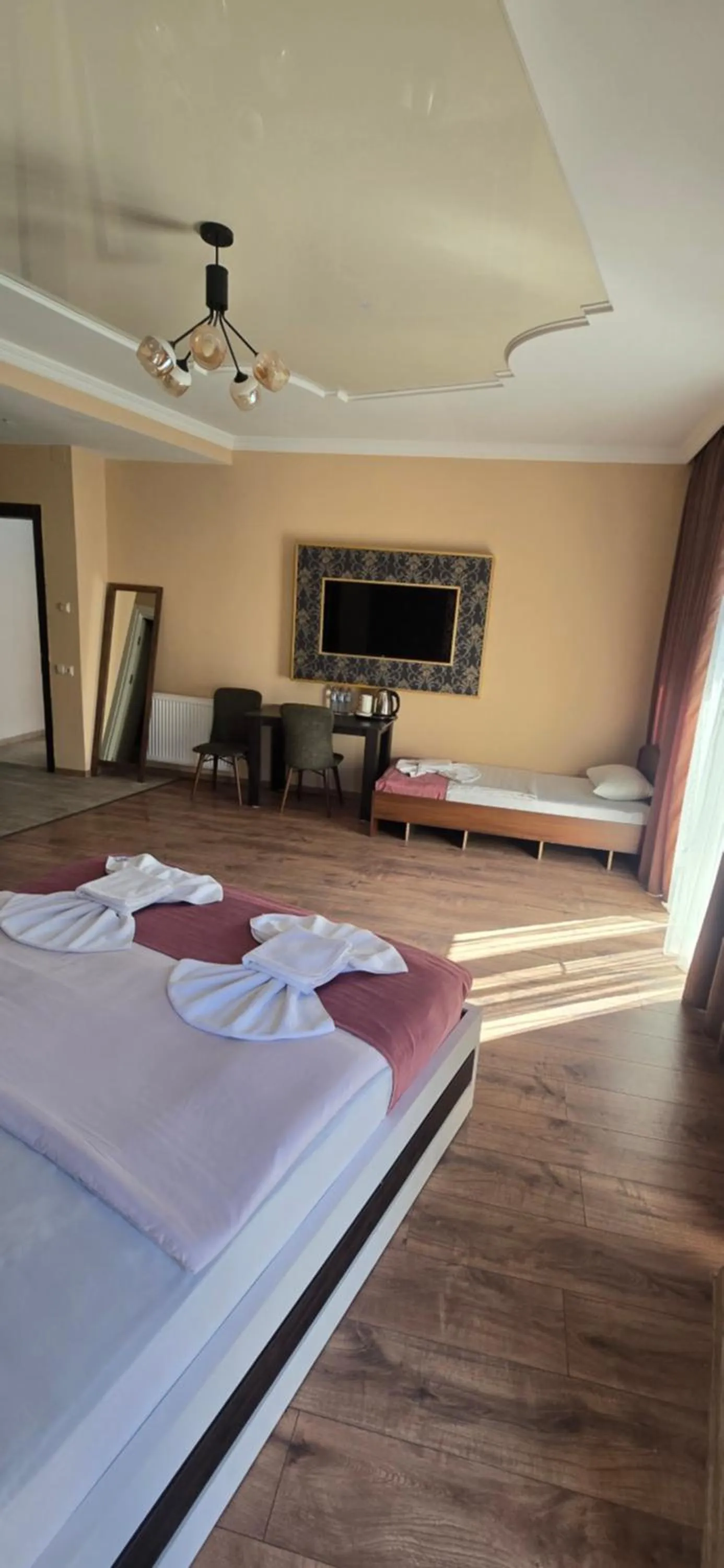 TV and multimedia, Bed in MAHALI HOTEL