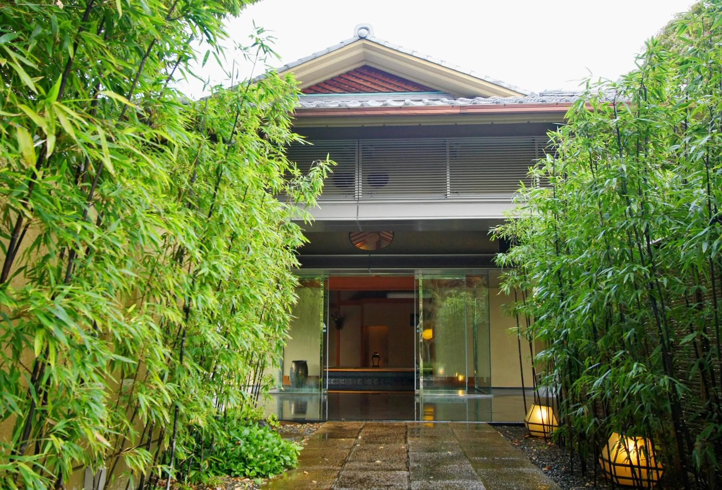 Facade/entrance in Saryo Souen