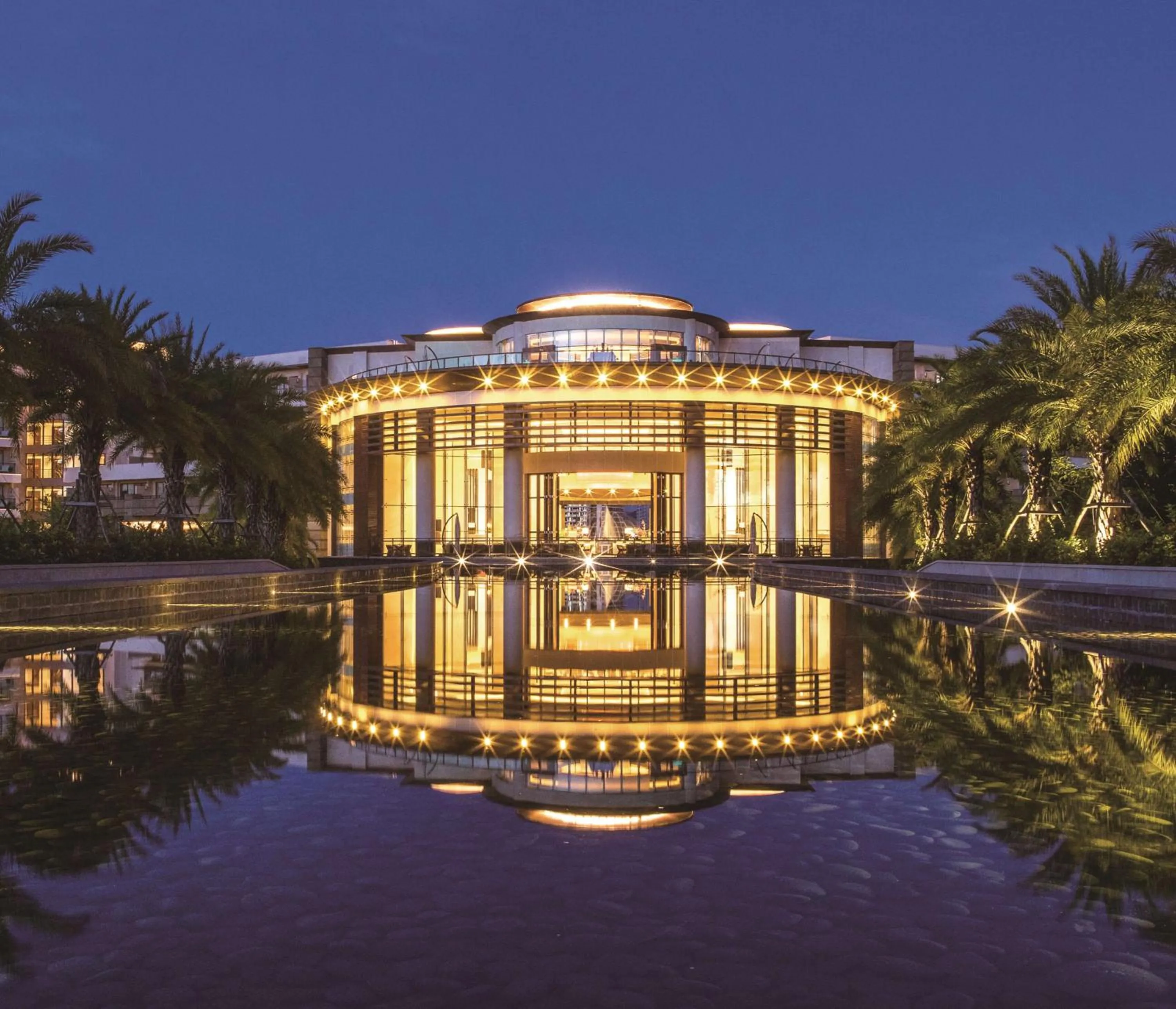 Property Building in Sanya Yazhou Bay Resort Curio Collection by Hilton