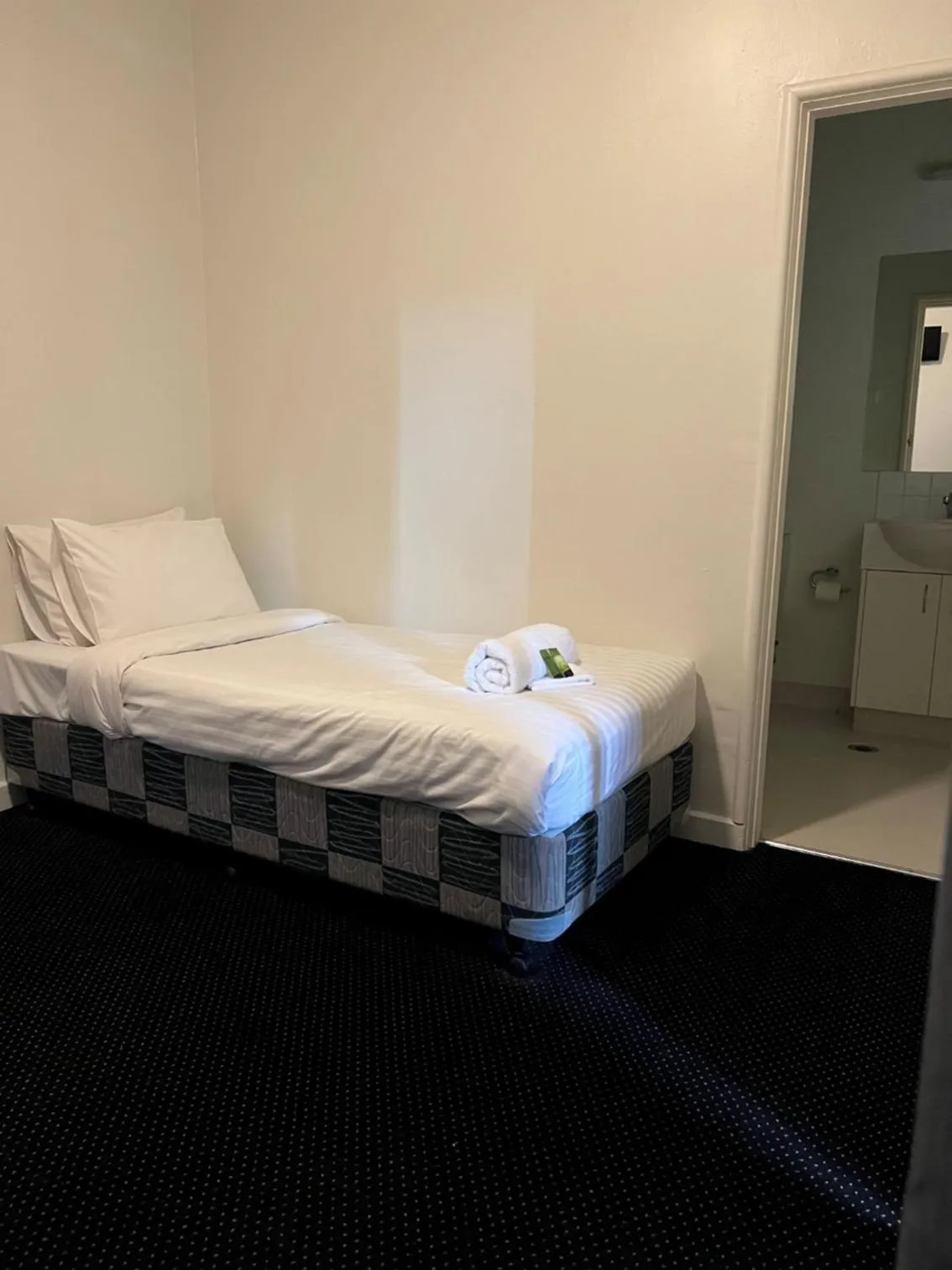 Bedroom, Bed in Star Bar Cafe & Hotel