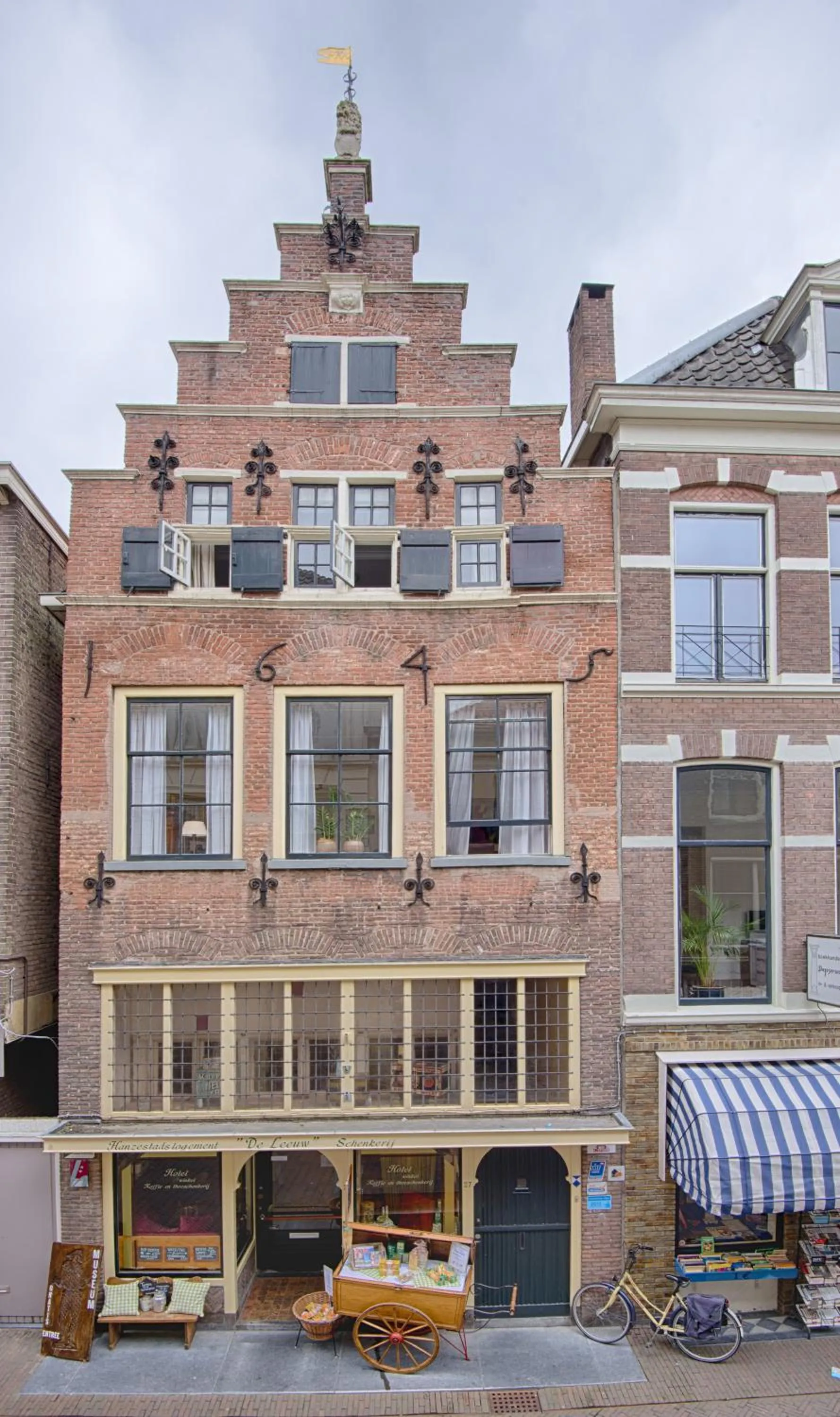 Facade/entrance in Hanzestadslogement "De Leeuw", logies in het centrum van Deventer