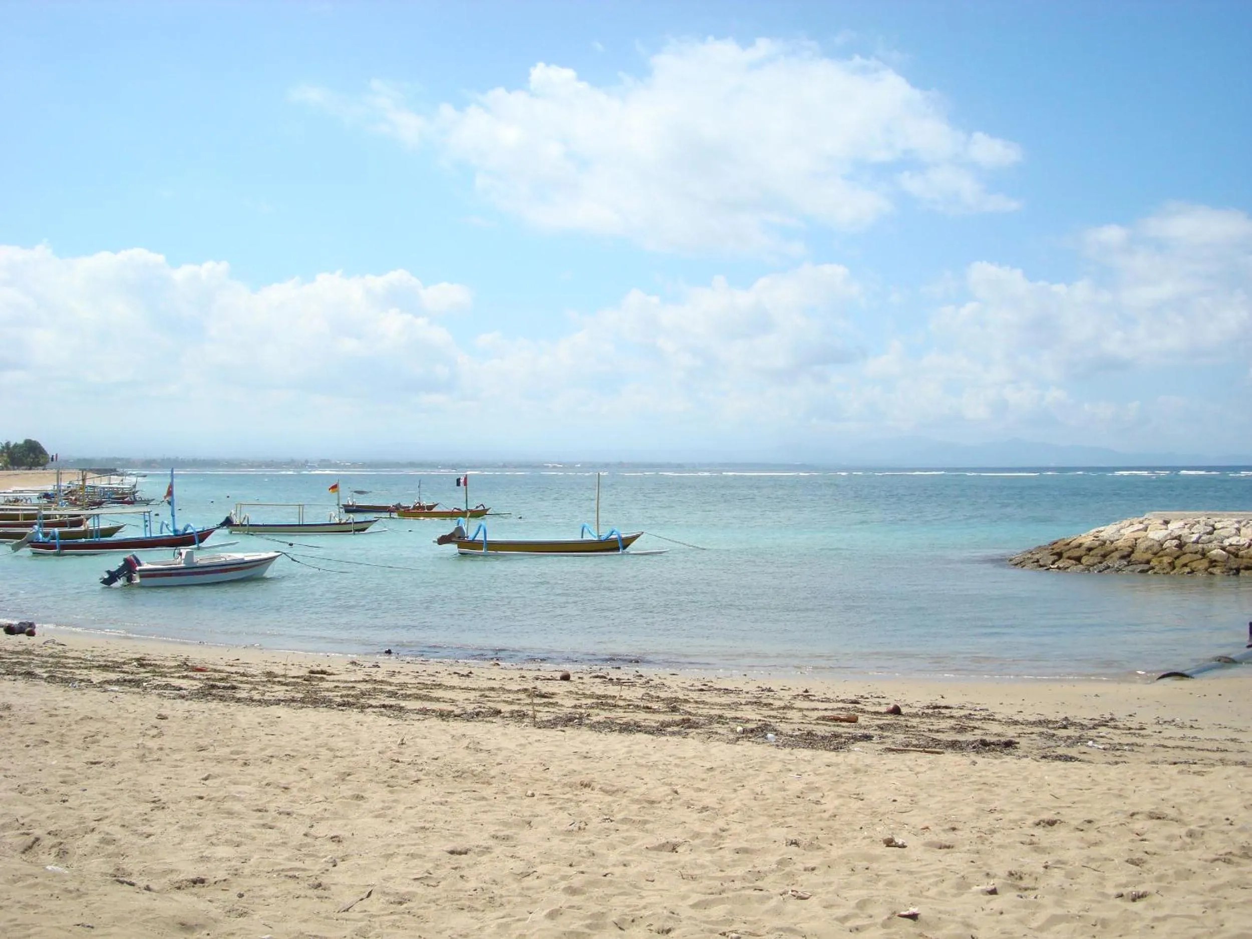 Beach in Svarna Hotel