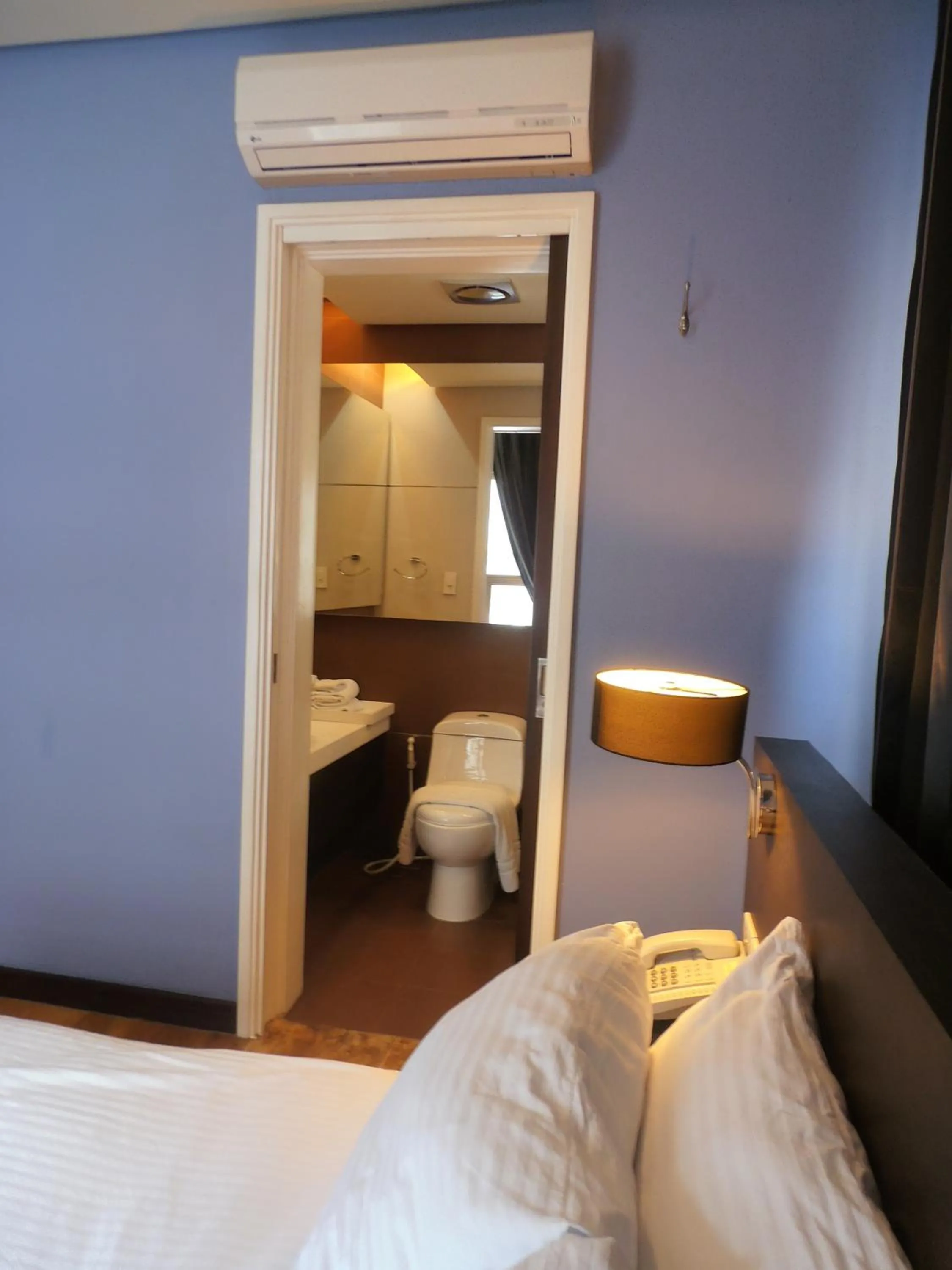 Bathroom, Bed in Ciudad Fernandina Hotel