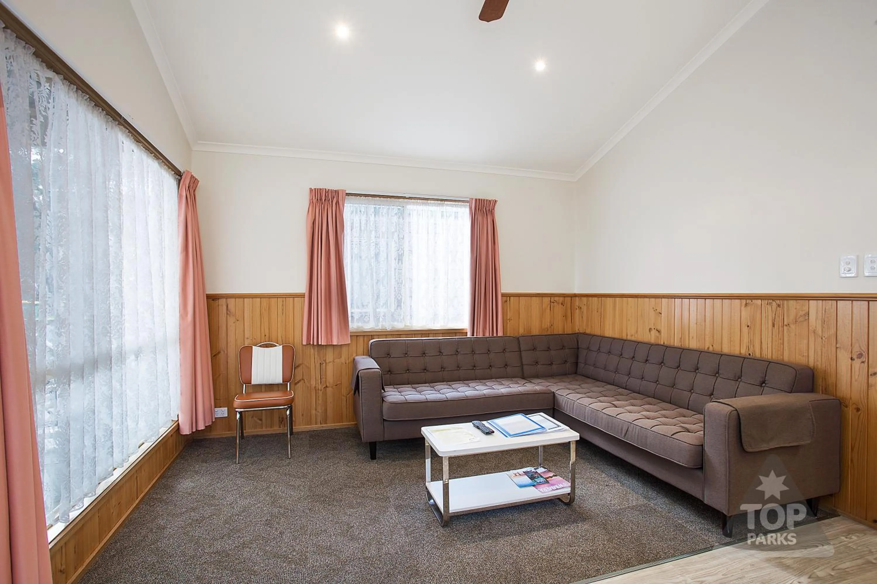 Living room in Lake Fyans Holiday Park