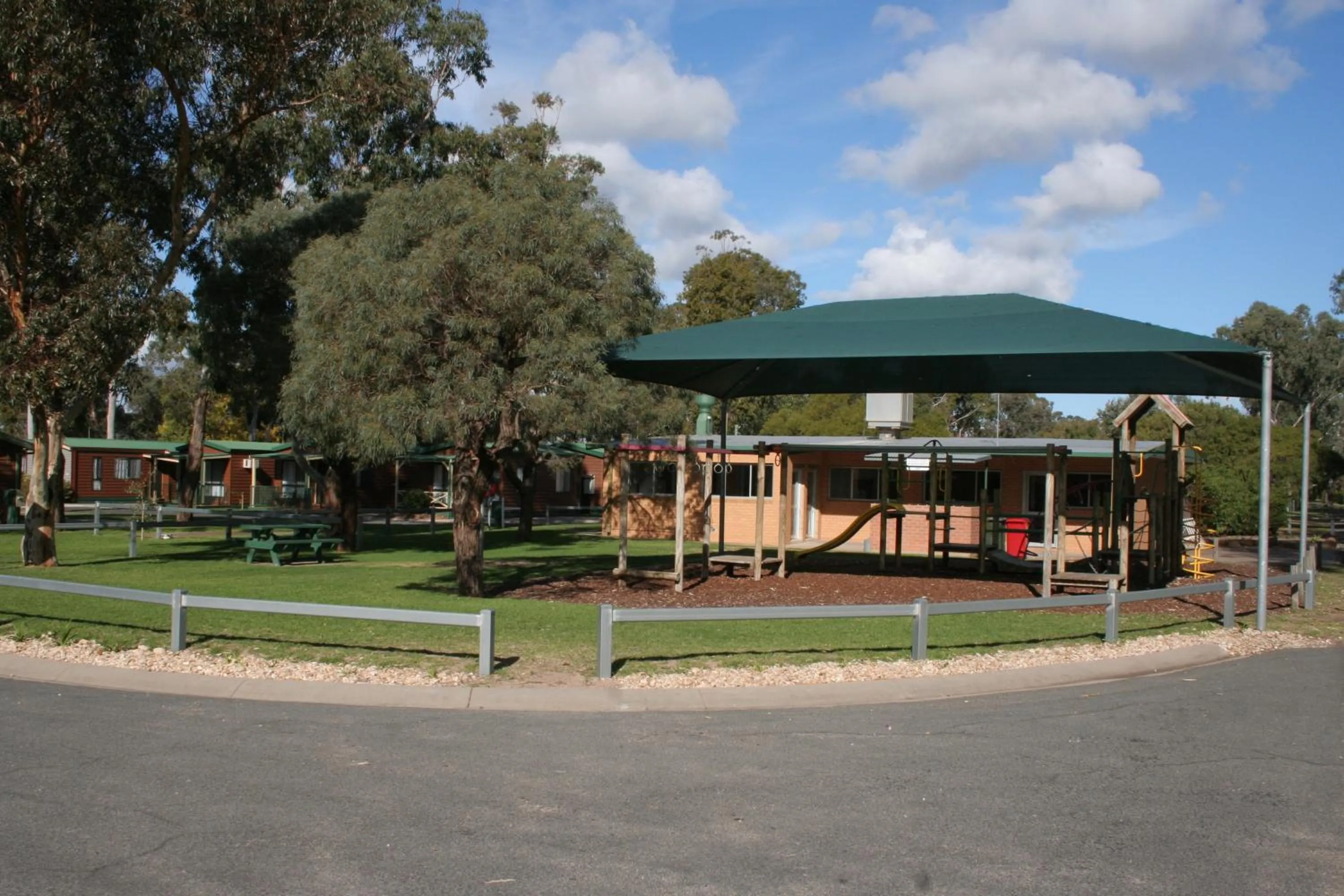 Children play ground in Lake Fyans Holiday Park