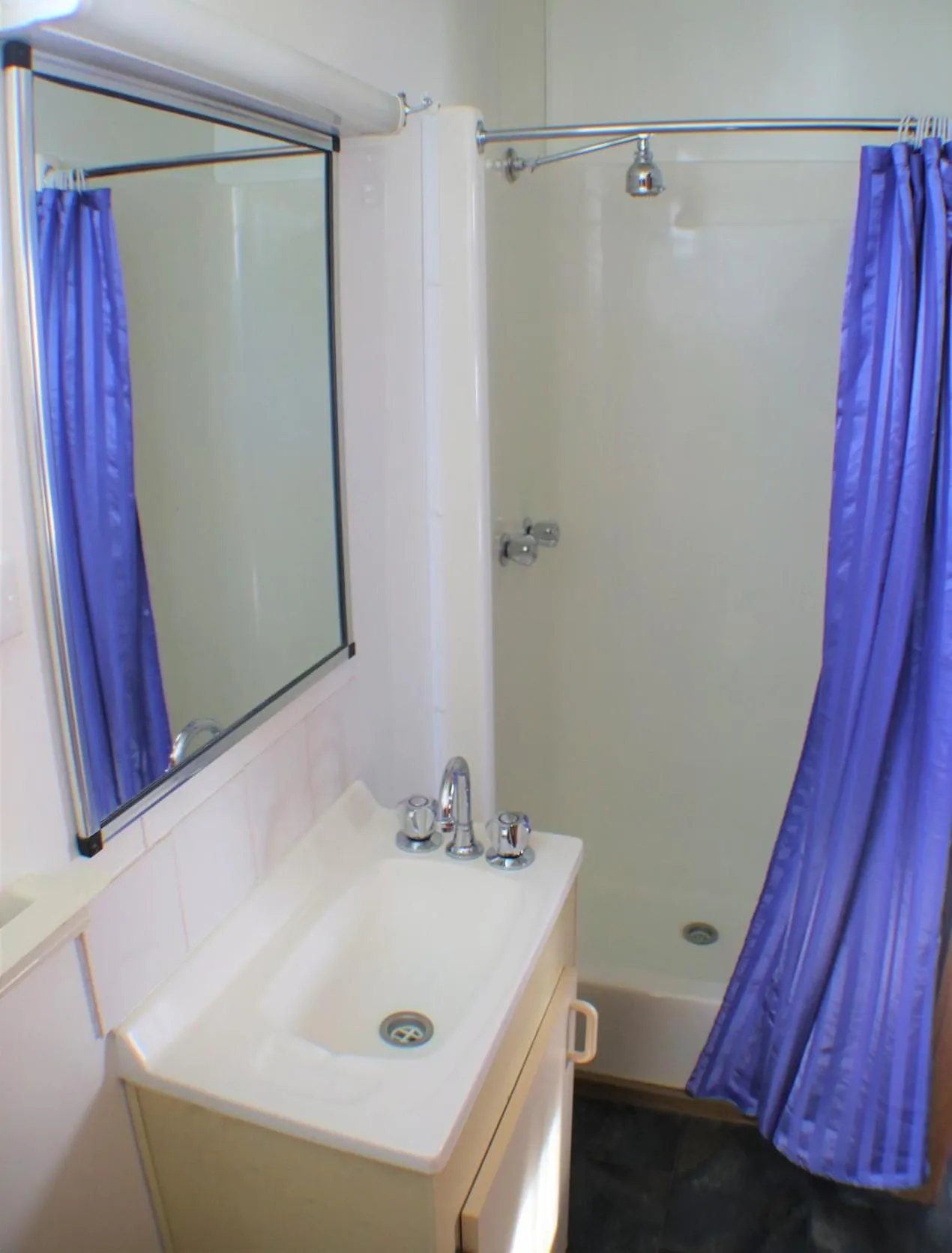 Bathroom in Lake Fyans Holiday Park