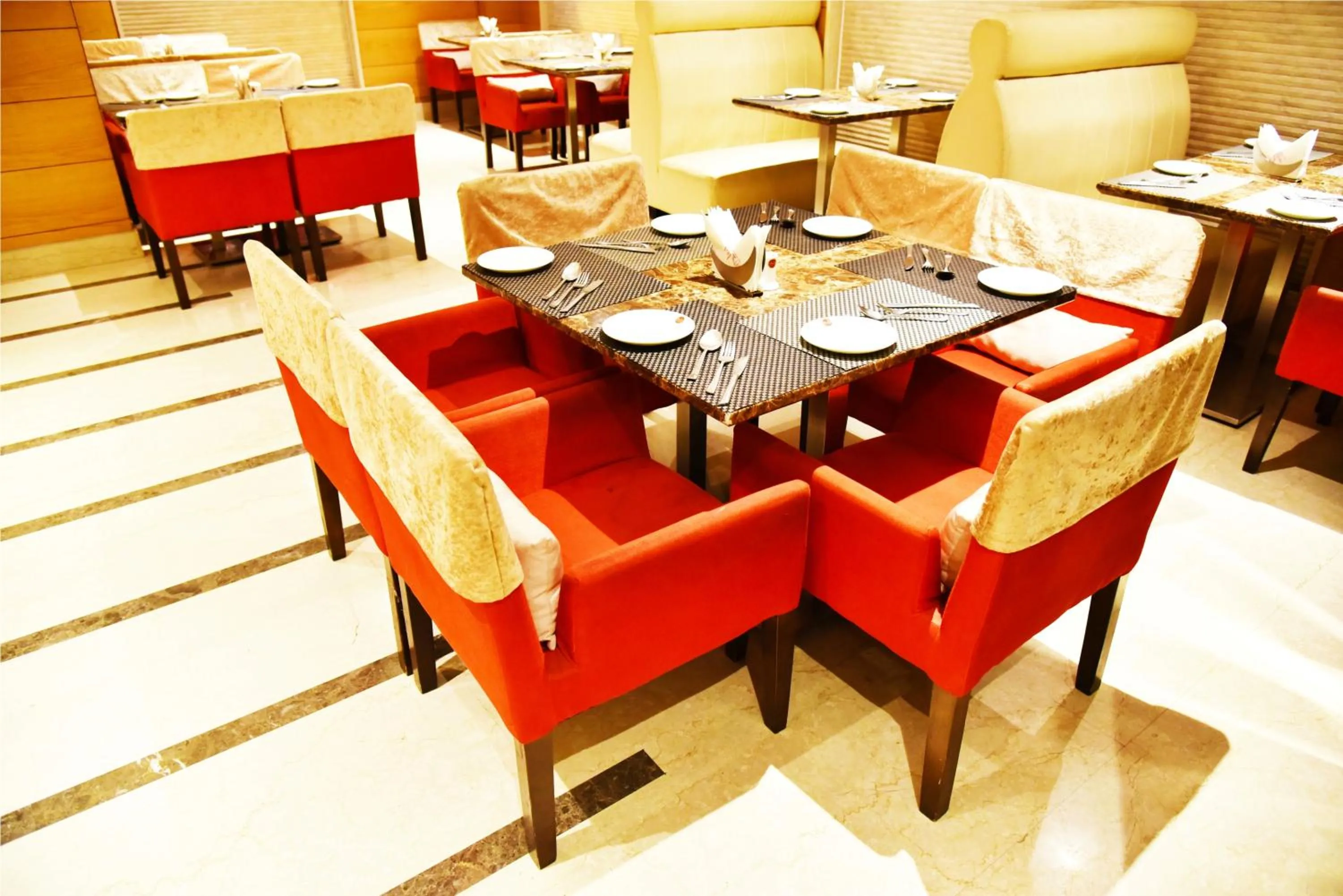 Restaurant/places to eat in Hotel Sawera Grand Near Golden Temple