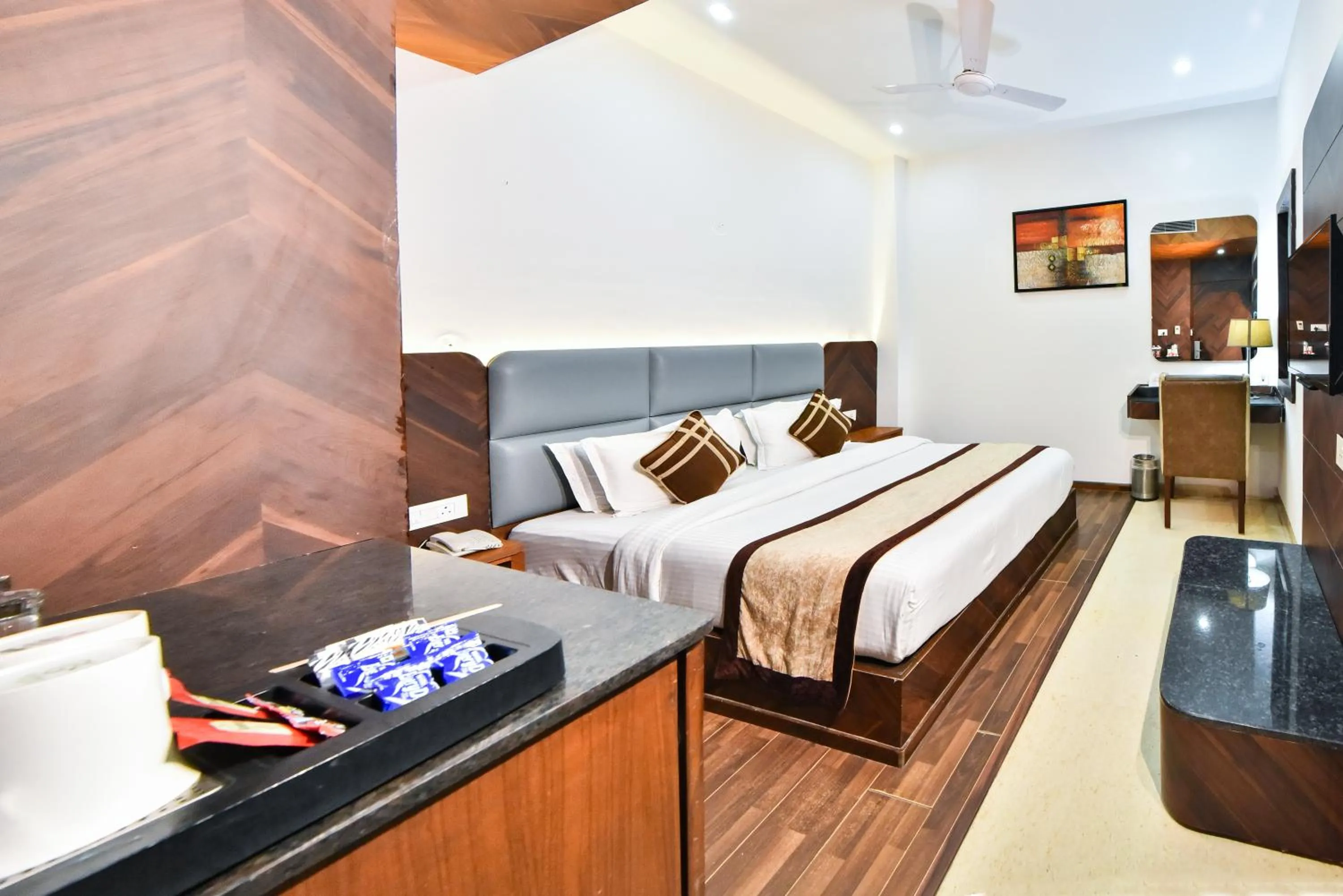 View (from property/room), Bed in Hotel Sawera Grand Near Golden Temple