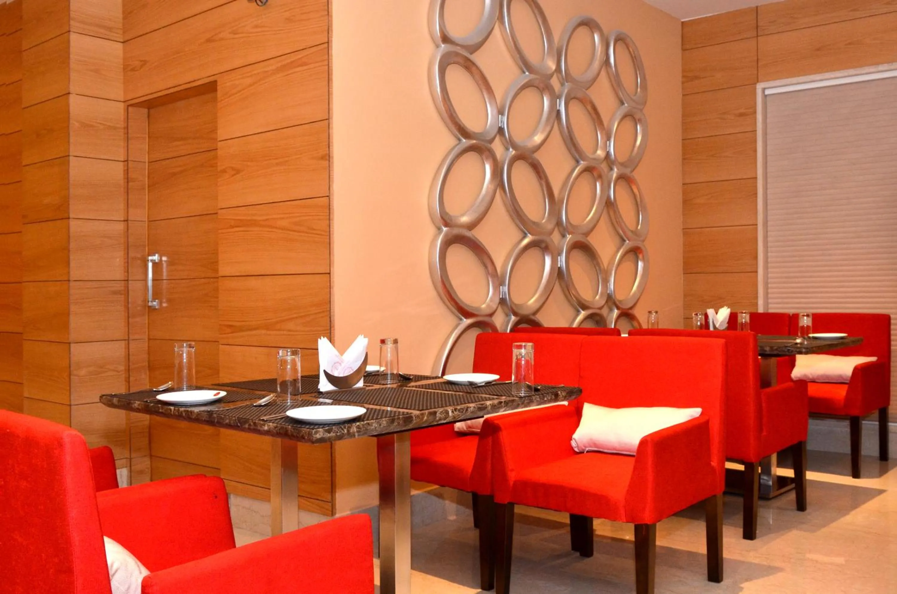 Restaurant/places to eat in Hotel Sawera Grand Near Golden Temple