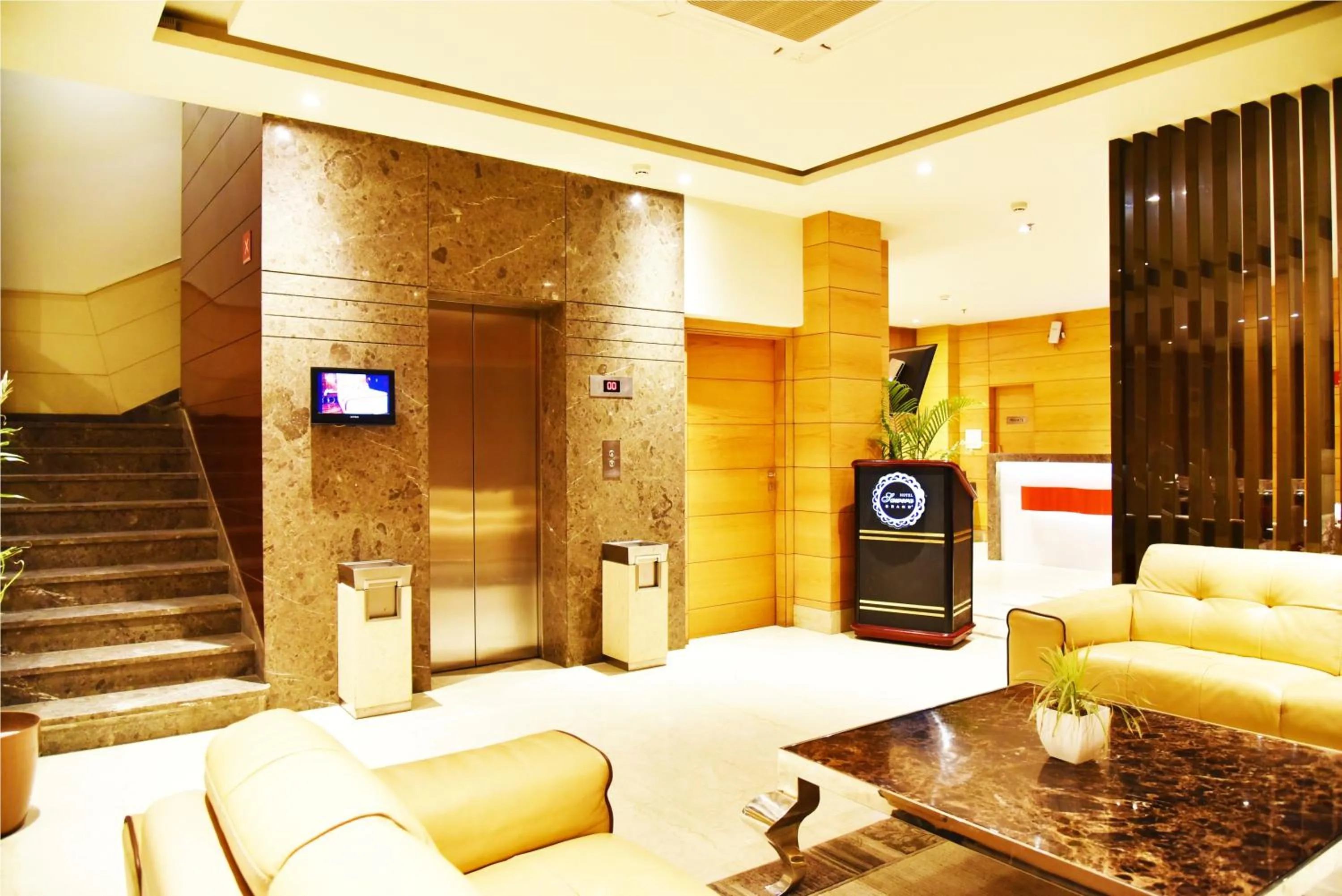 Lobby or reception in Hotel Sawera Grand Near Golden Temple