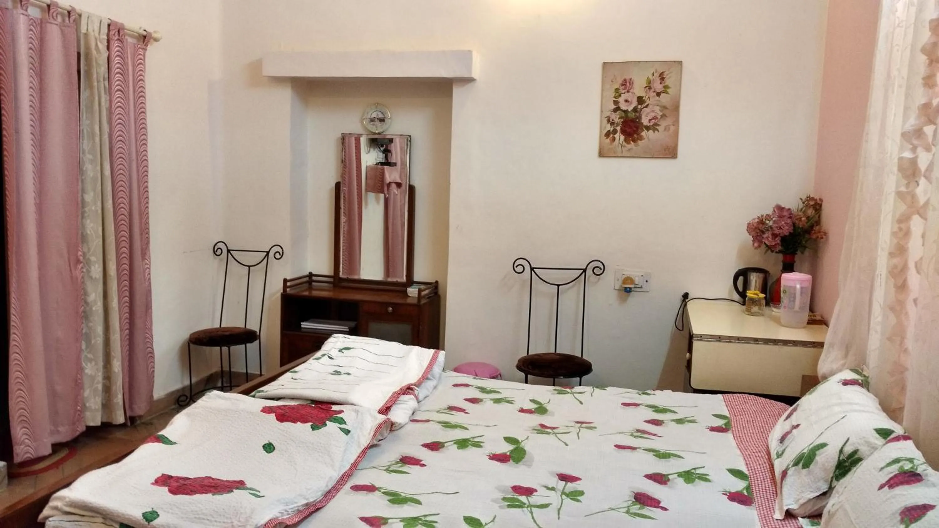 Standard Double Room (Pink) in Jheelam Homestay