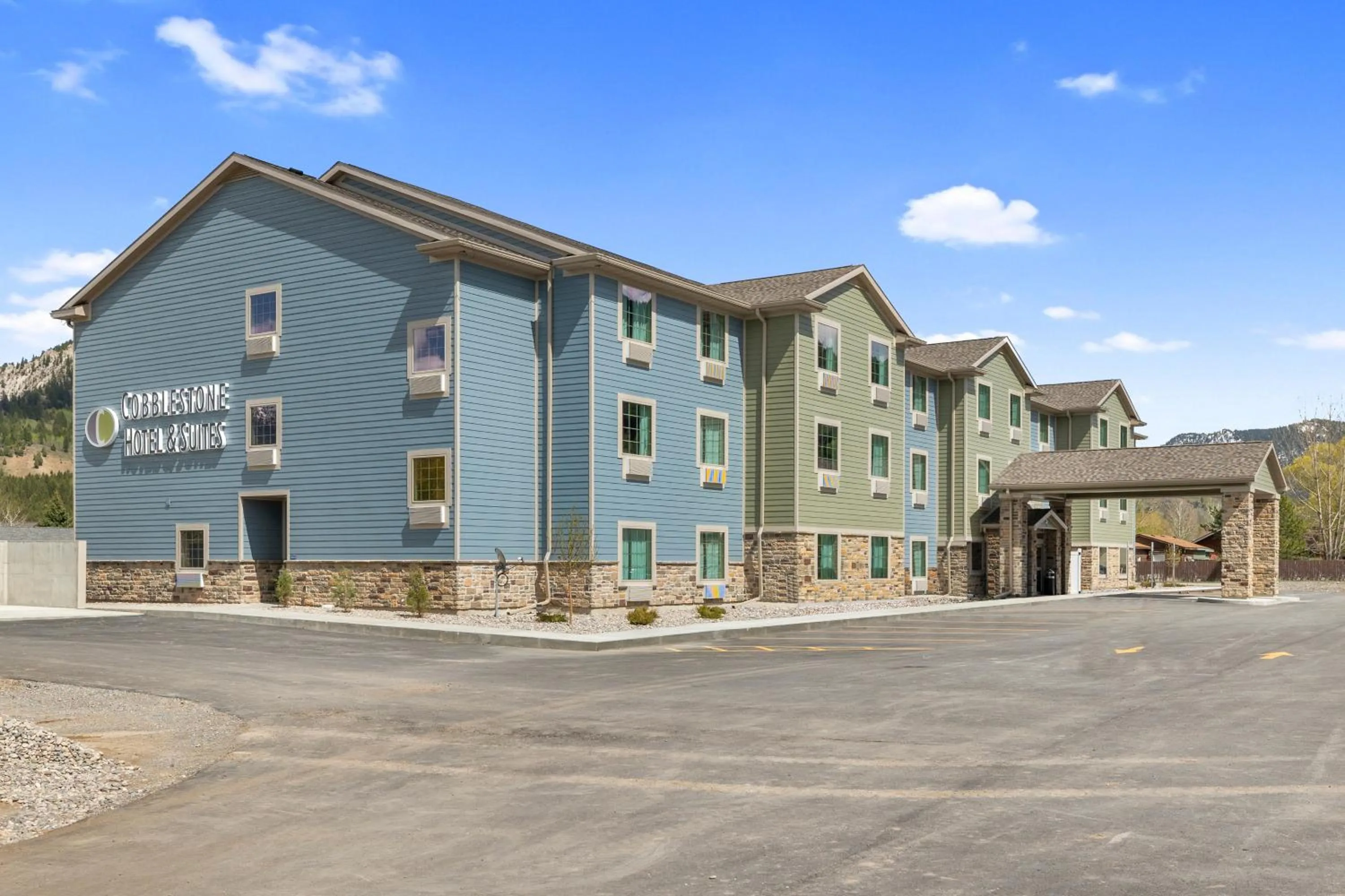 Property building in Cobblestone Hotel & Suites - Alpine