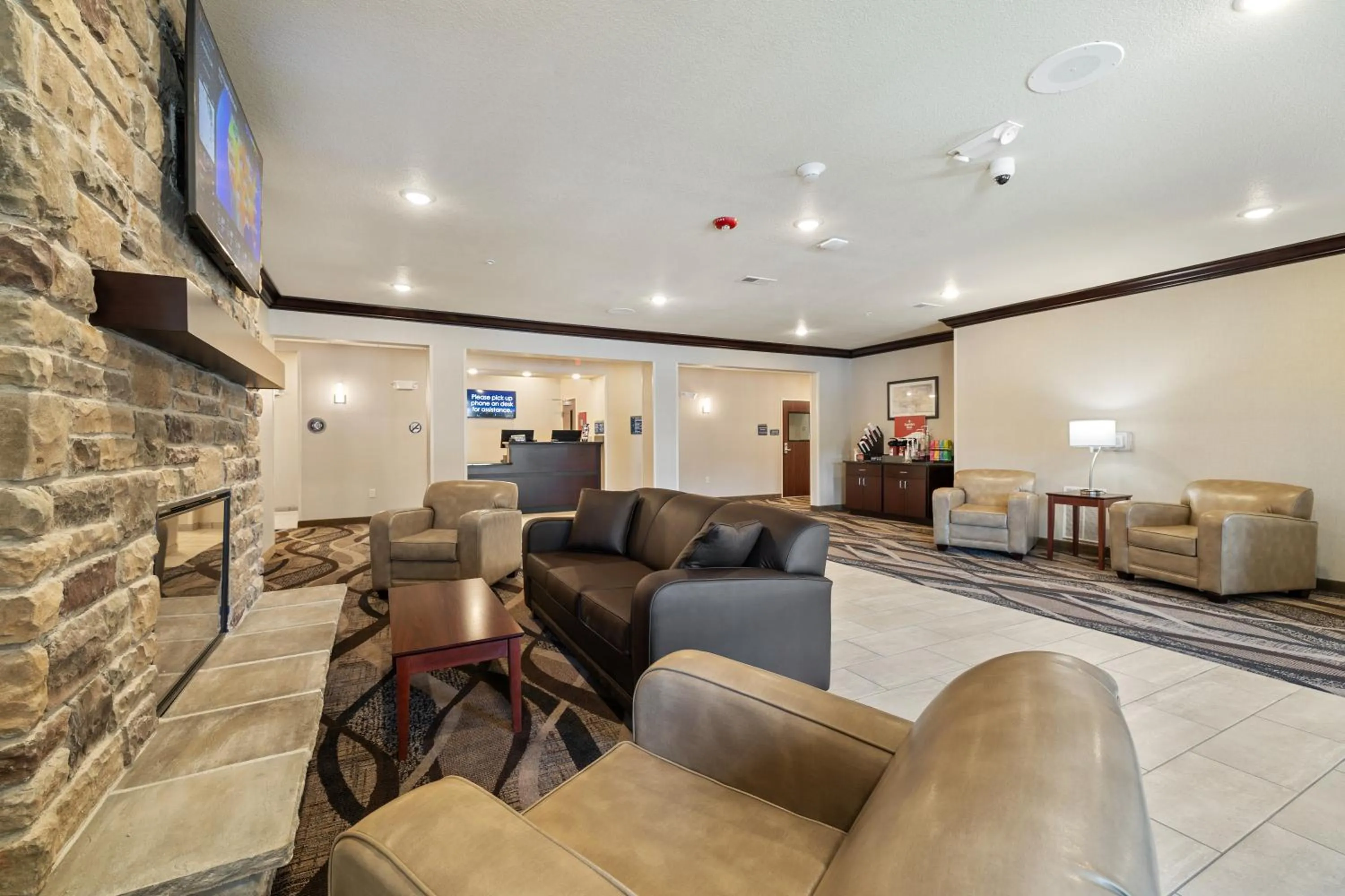 Lobby or reception in Cobblestone Hotel & Suites - Alpine