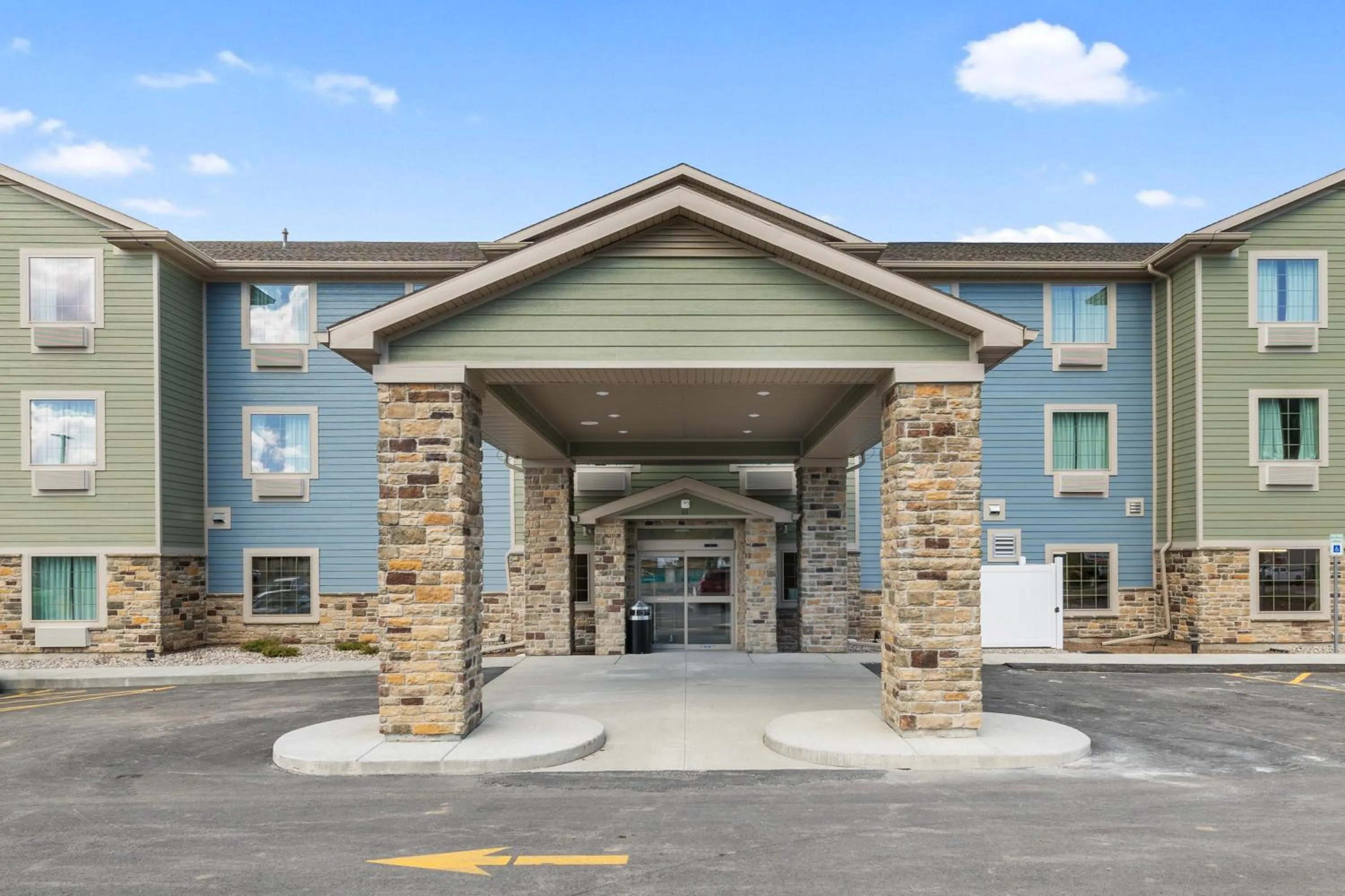 Property building in Cobblestone Hotel & Suites - Alpine
