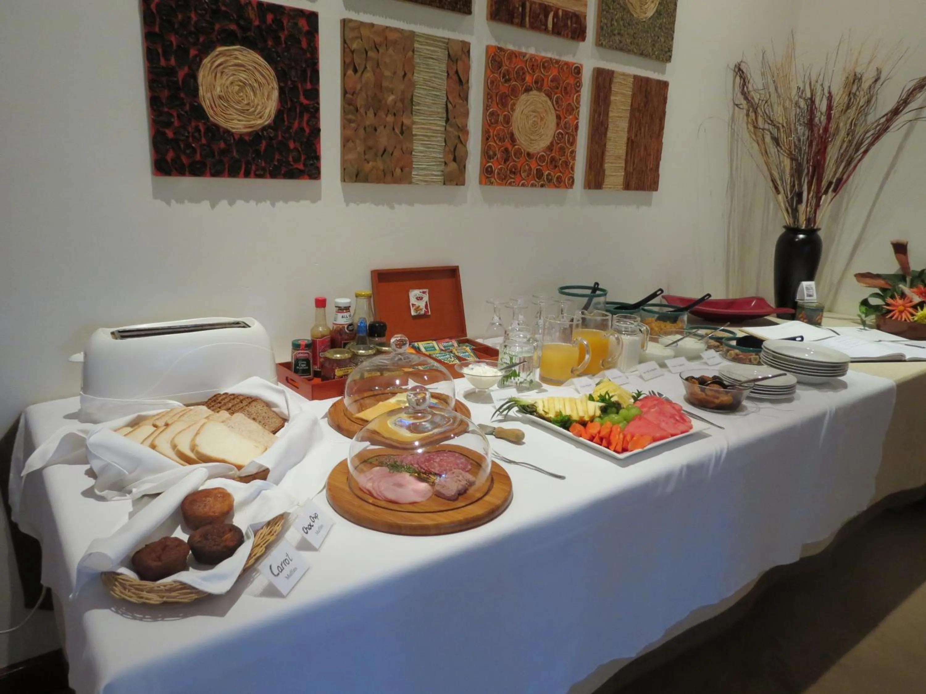 Restaurant/places to eat in Touraco Guesthouse