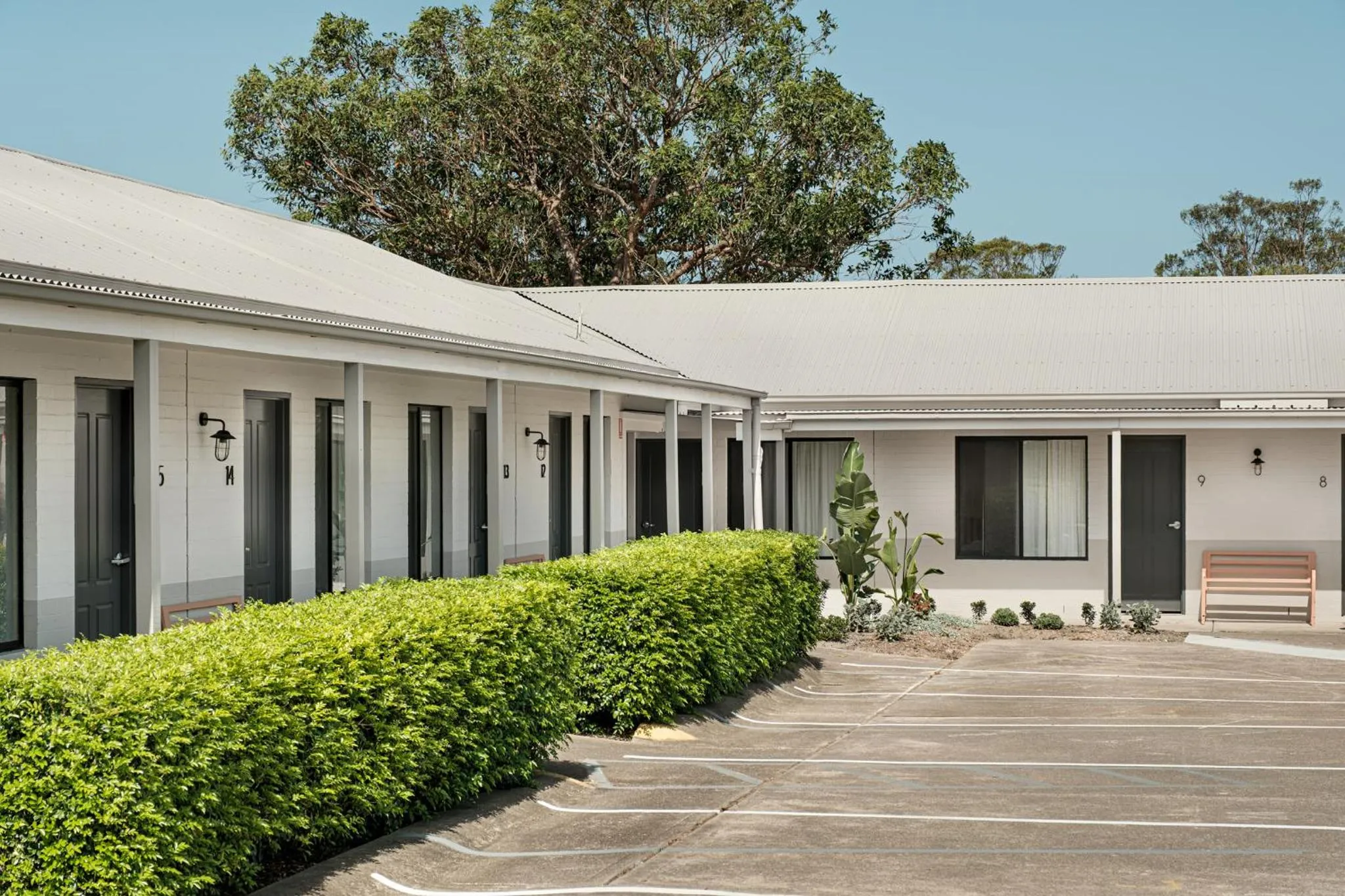 Property building in Catalina Motel Lake Macquarie