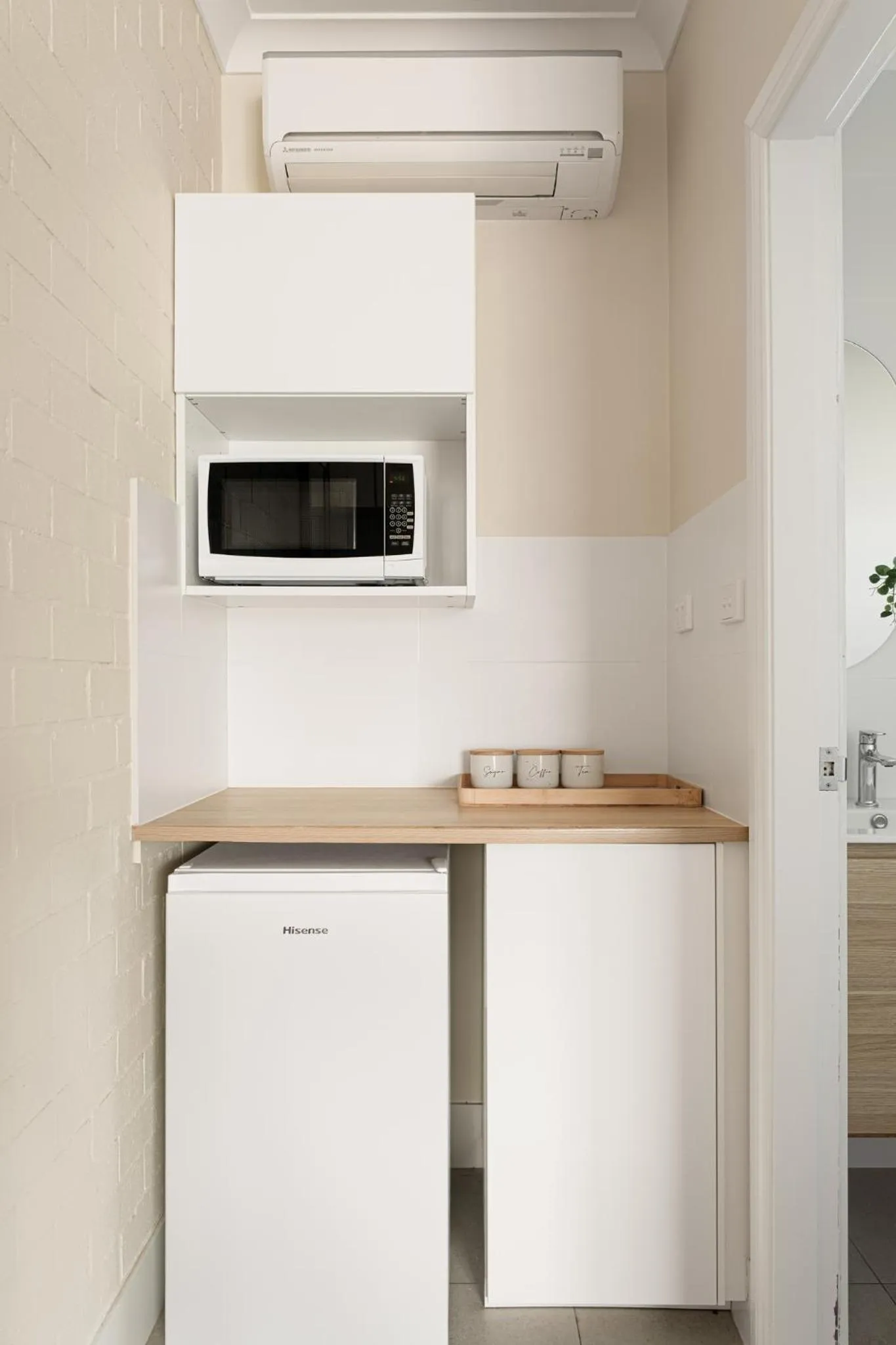 Kitchen or kitchenette in Catalina Motel Lake Macquarie