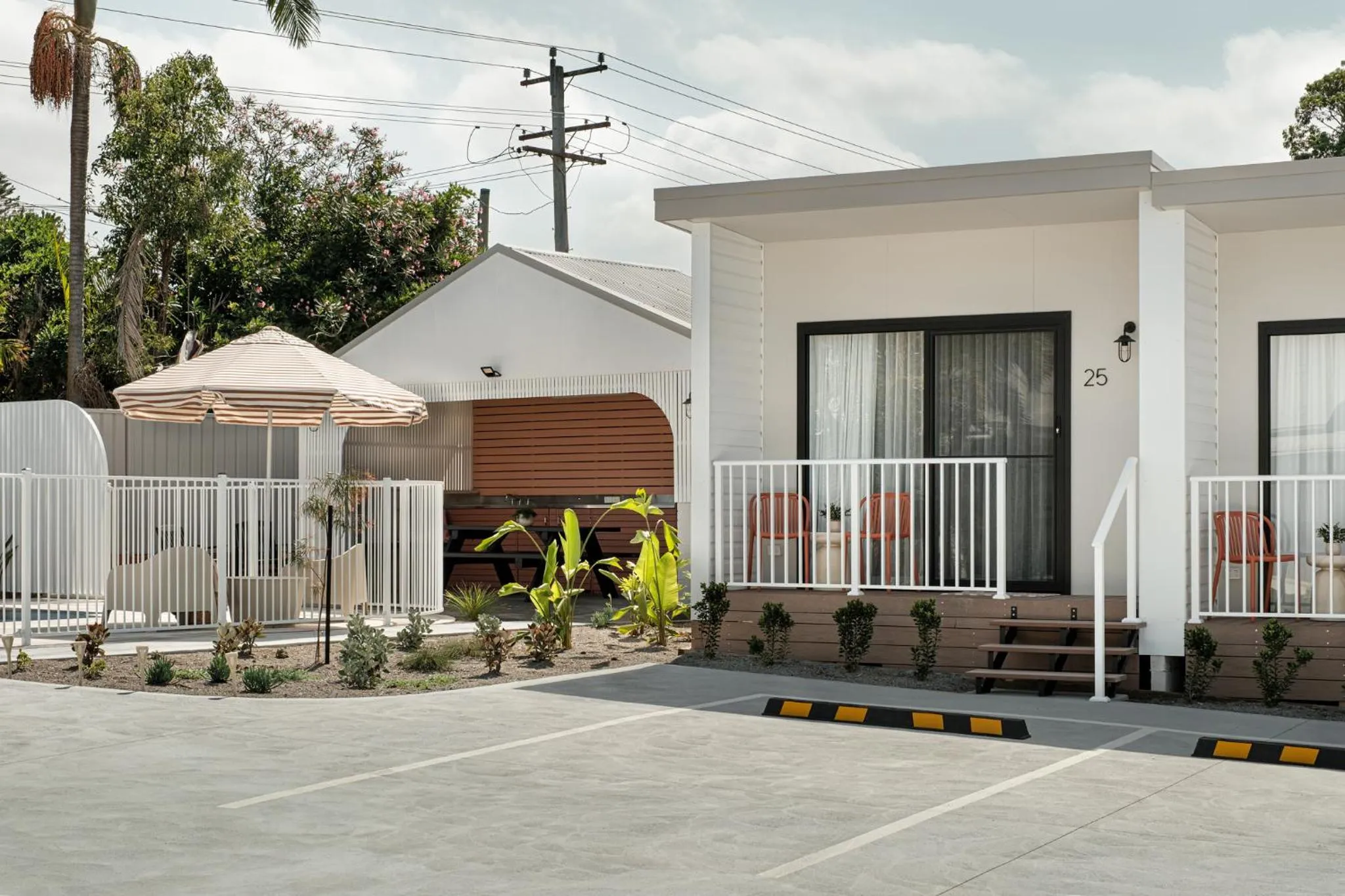 Property building in Catalina Motel Lake Macquarie