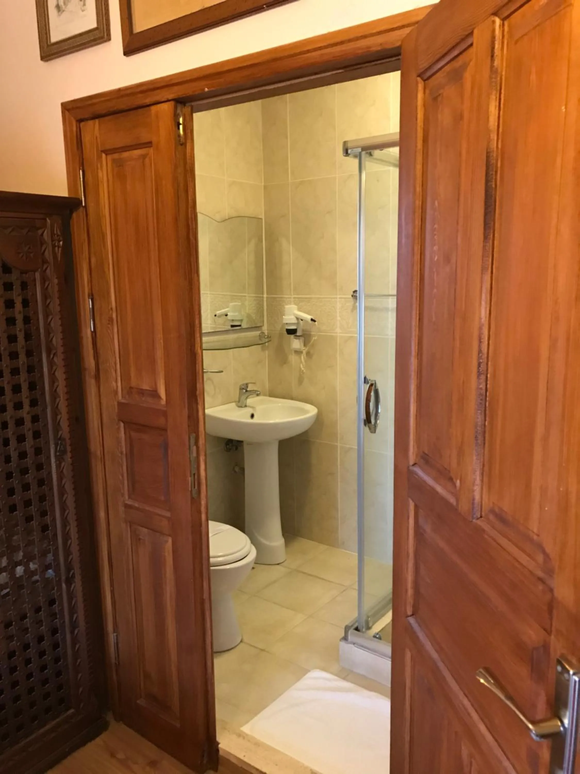 Bathroom in Foca Antik Otel