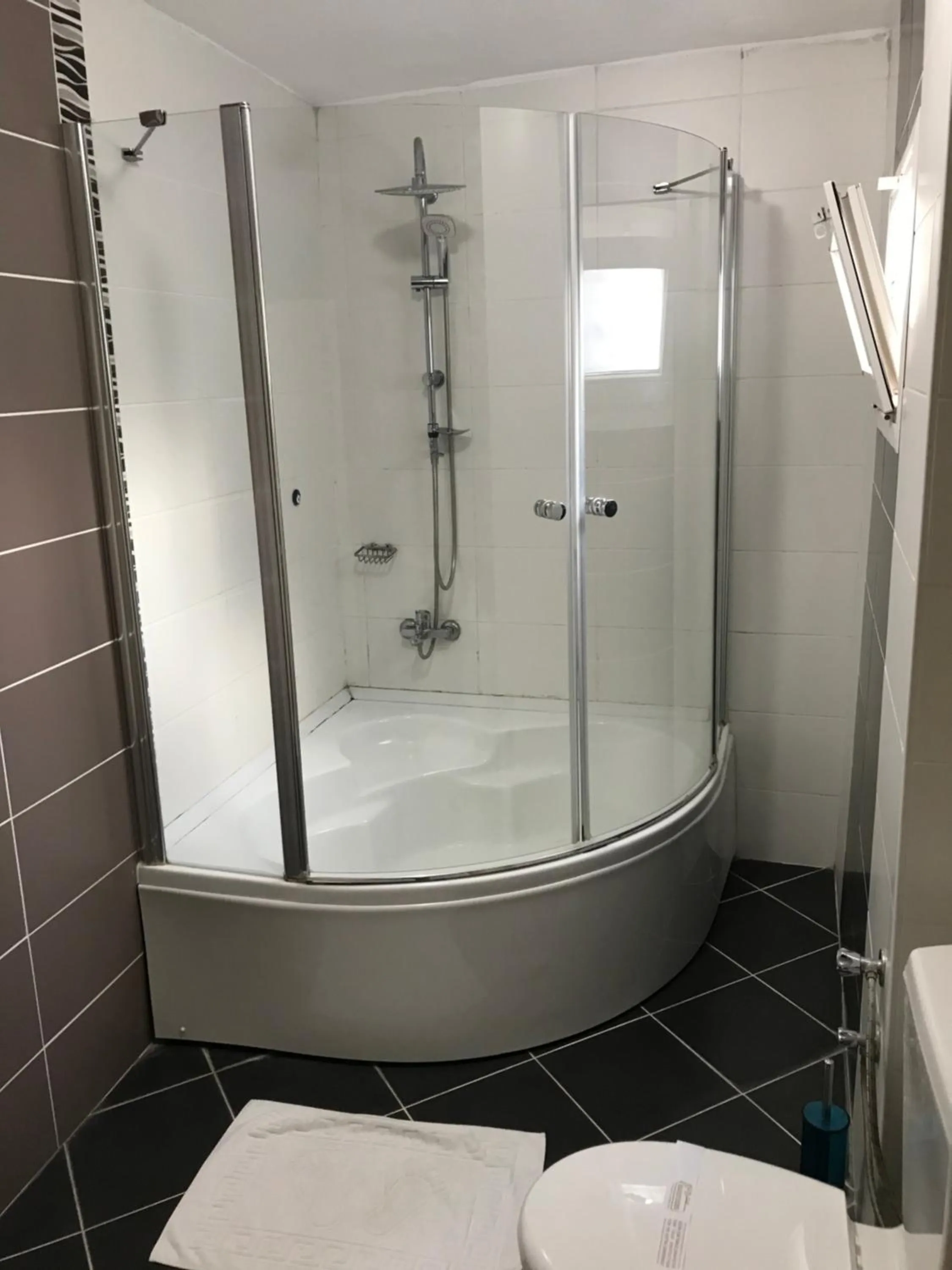 Bathroom in Foca Antik Otel