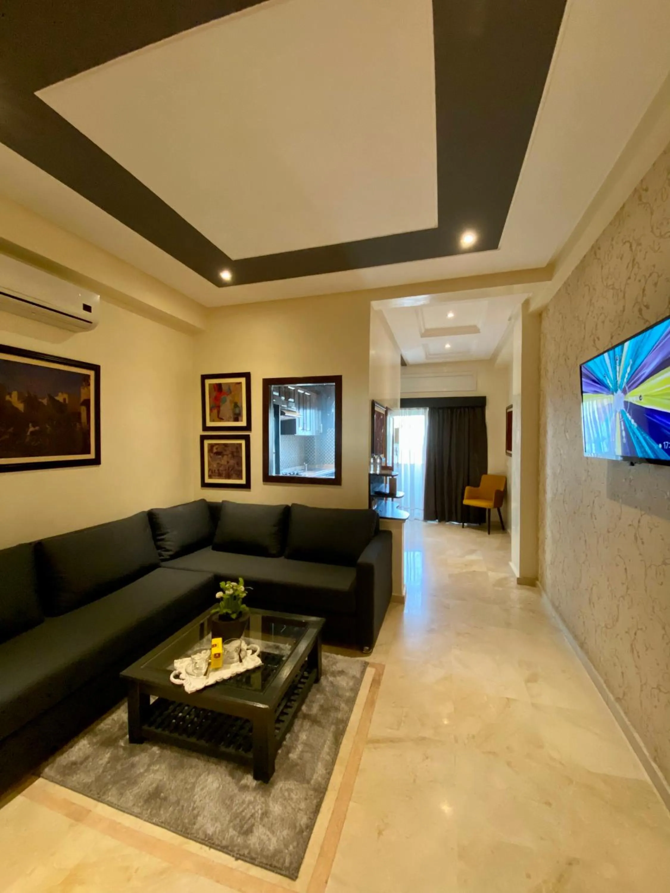 TV and multimedia in Appart Hôtel Oleandro