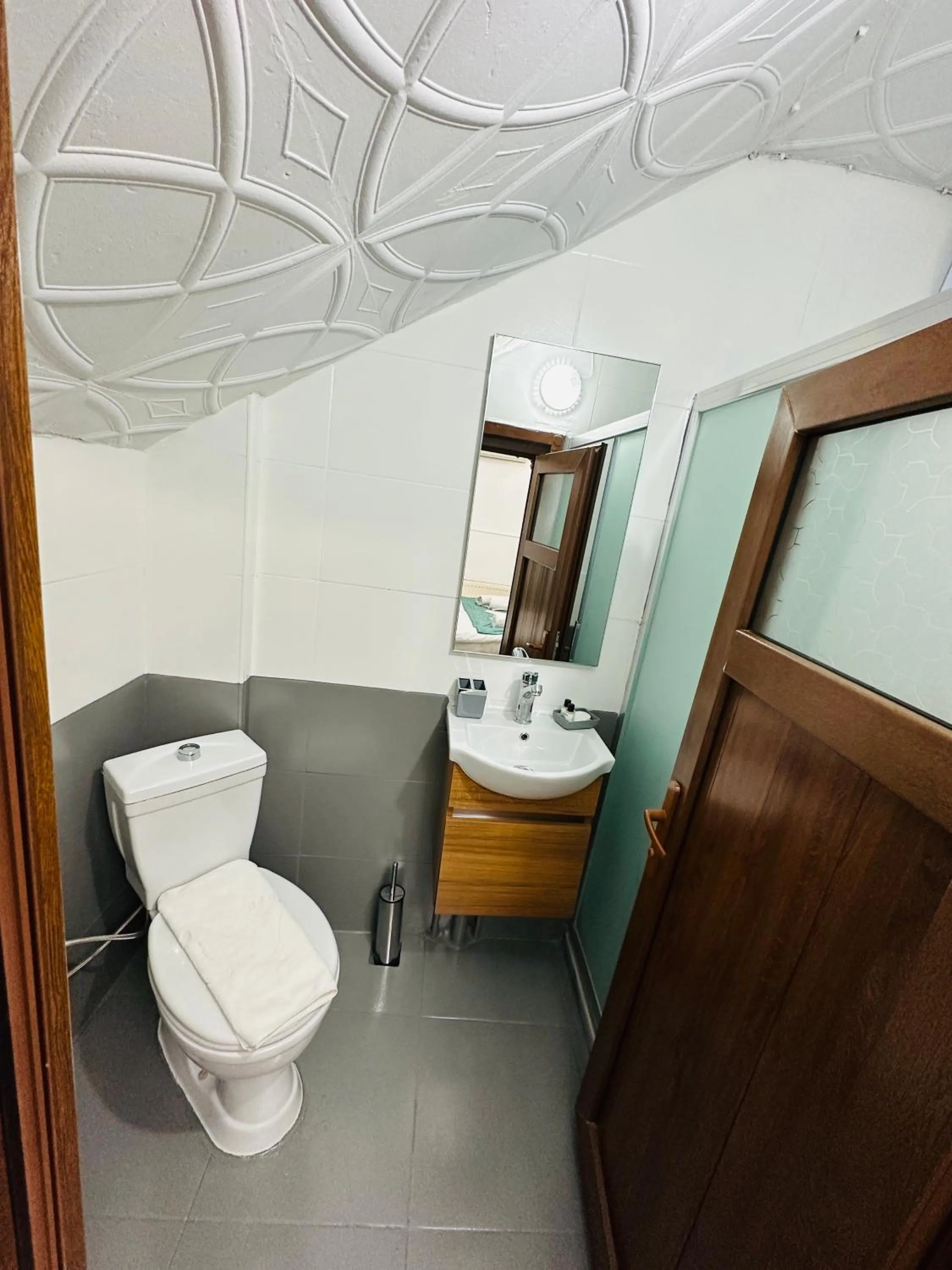 Toilet in La Petite Maison Hotel