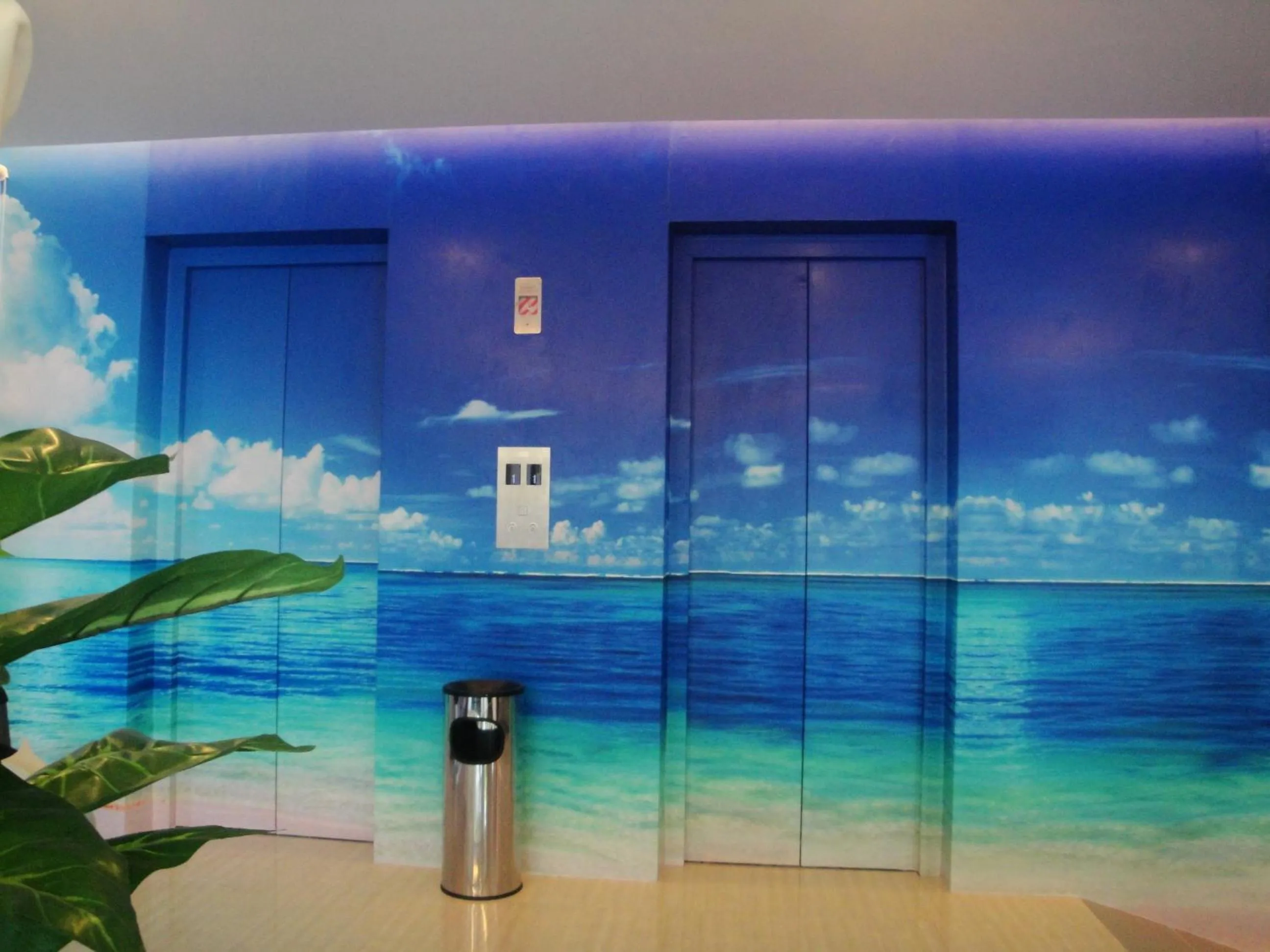 Facade/entrance in Top Hotel Manado by Gran Puri