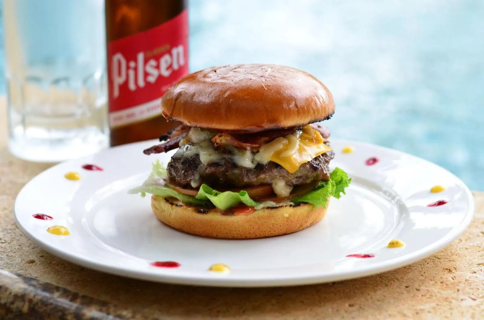 Restaurant/places to eat in Palo Alto Glamping Hotel