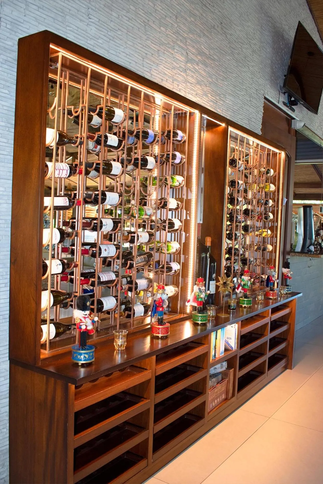 Drinks in Palo Alto Glamping Hotel