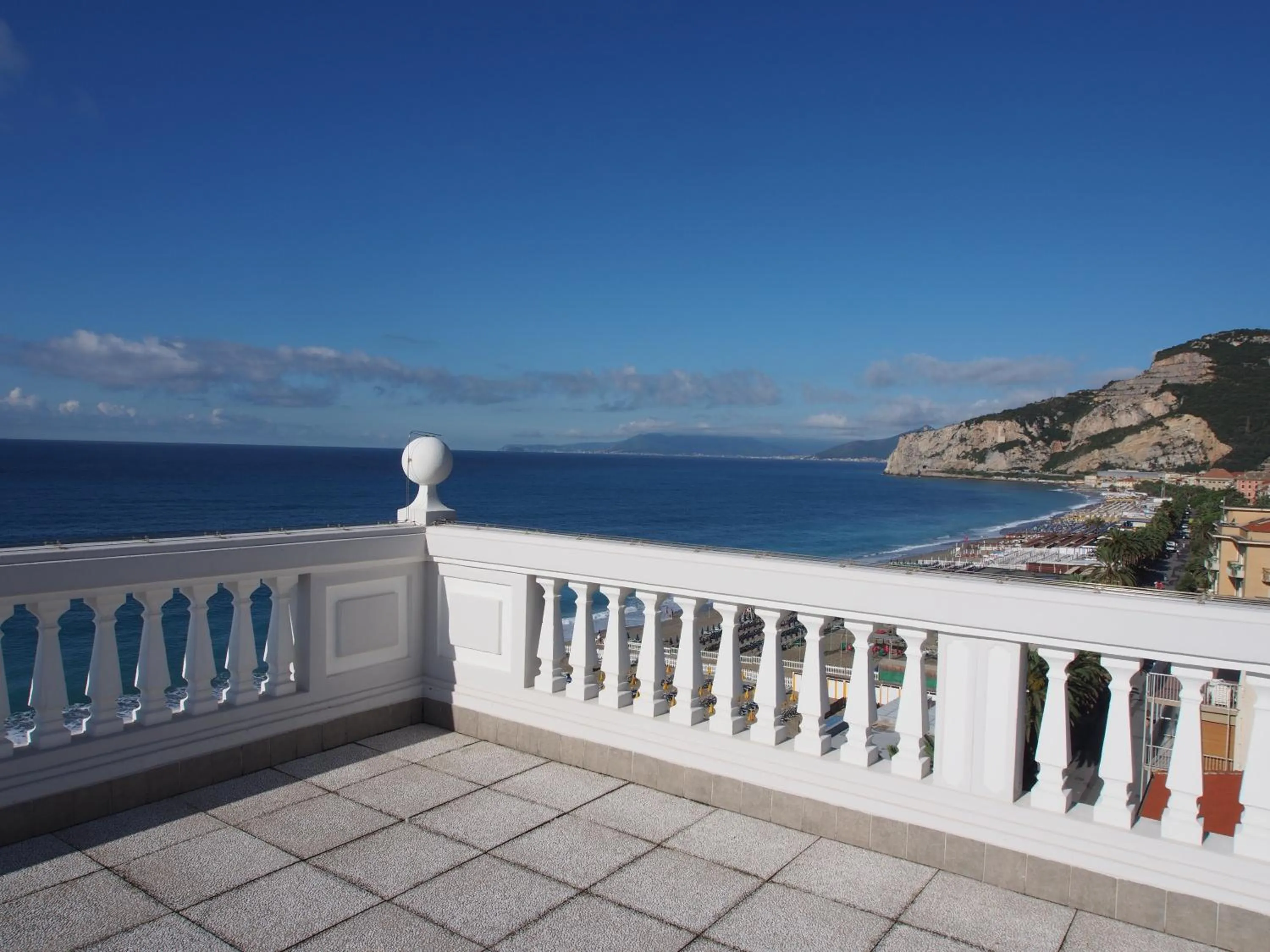 Solarium in Lido Resort
