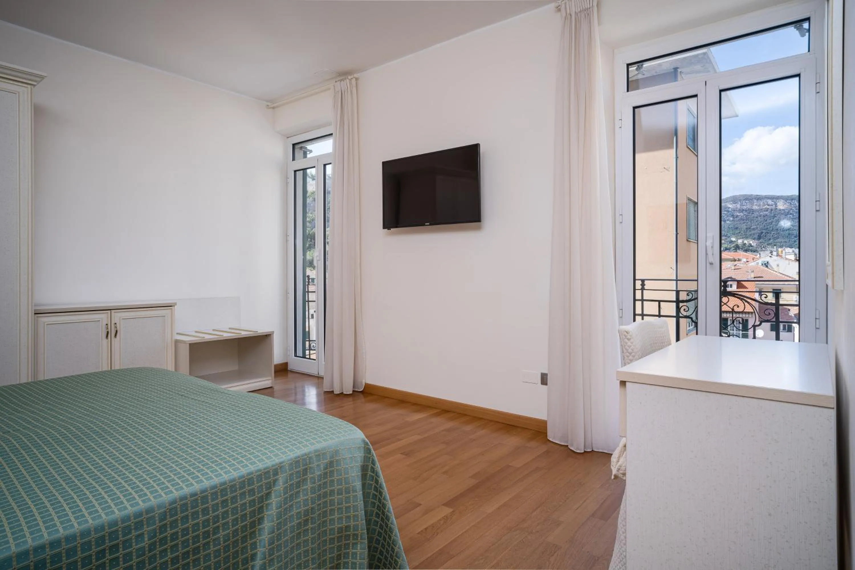 Bedroom, Bed in Lido Resort