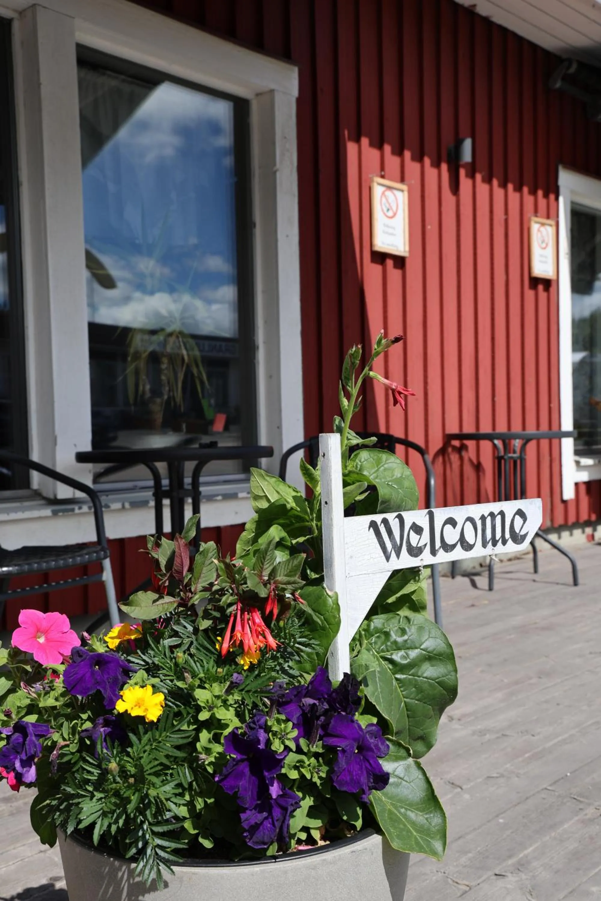 Property building in Ullångers Hotell & Restaurang