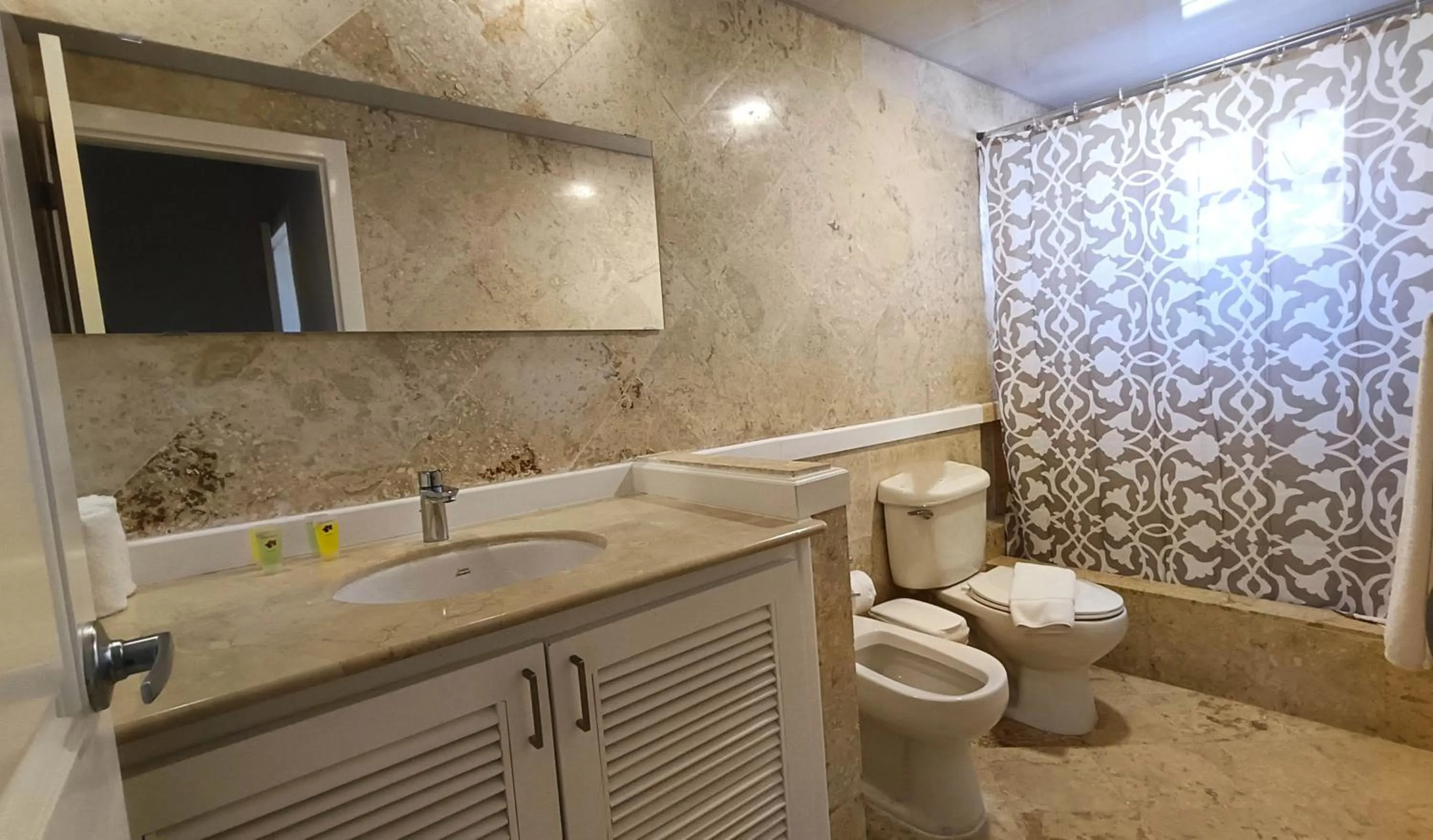 Shower in Los Corales Beach Village Punta Cana - The original