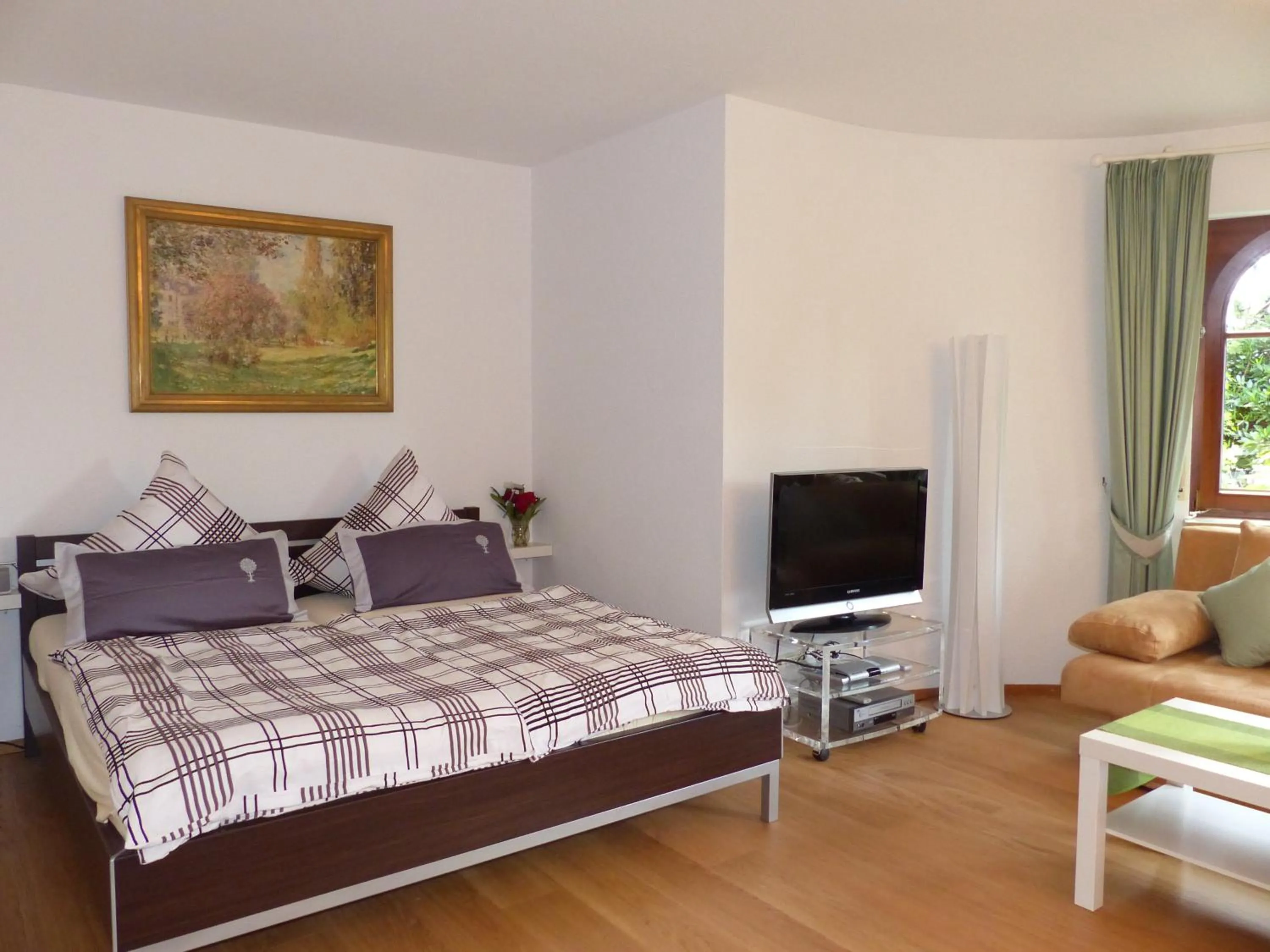 Bed in Schwarzwaldturmzimmer Lahr