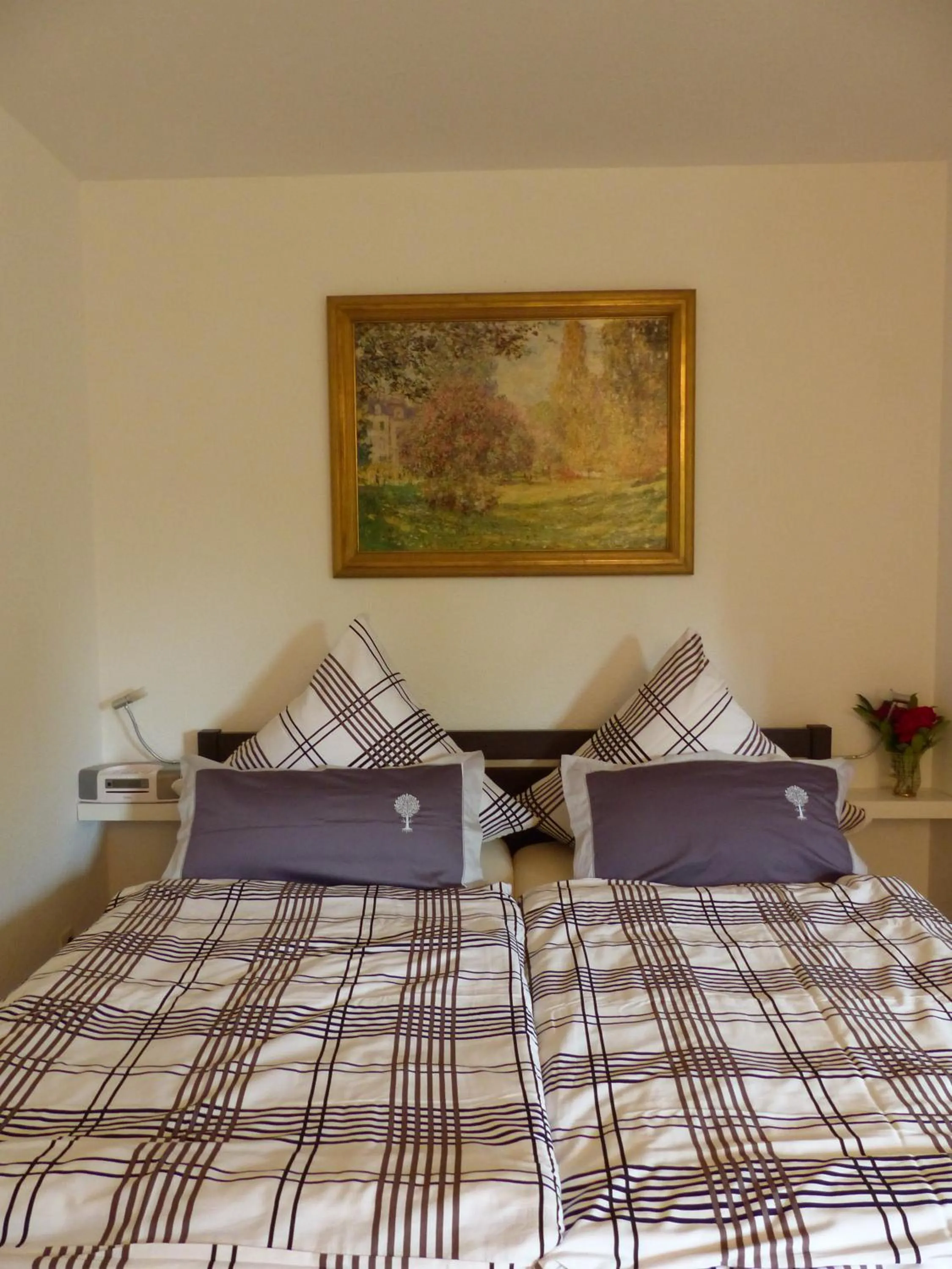 Bed in Schwarzwaldturmzimmer Lahr