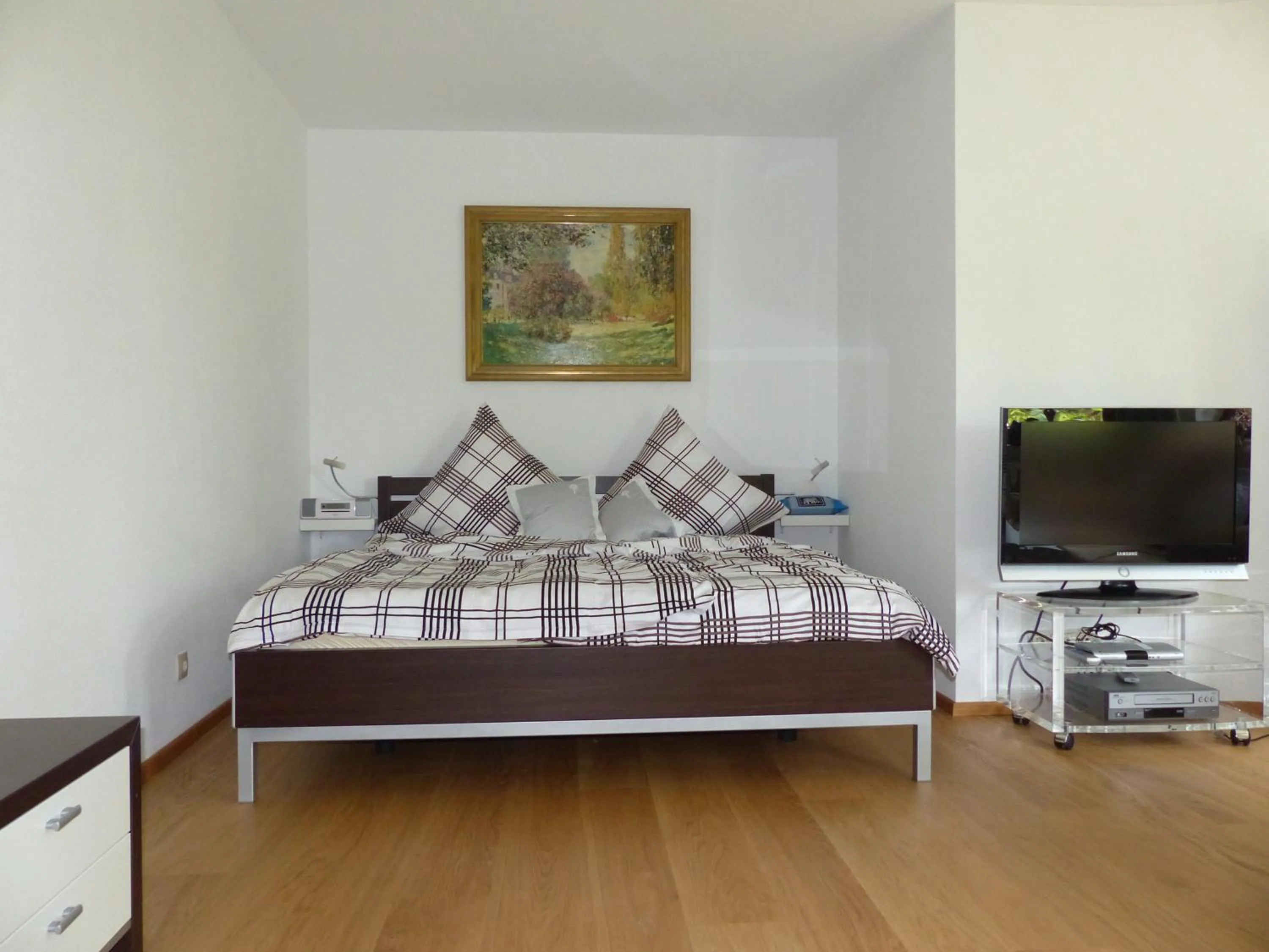 Bed in Schwarzwaldturmzimmer Lahr