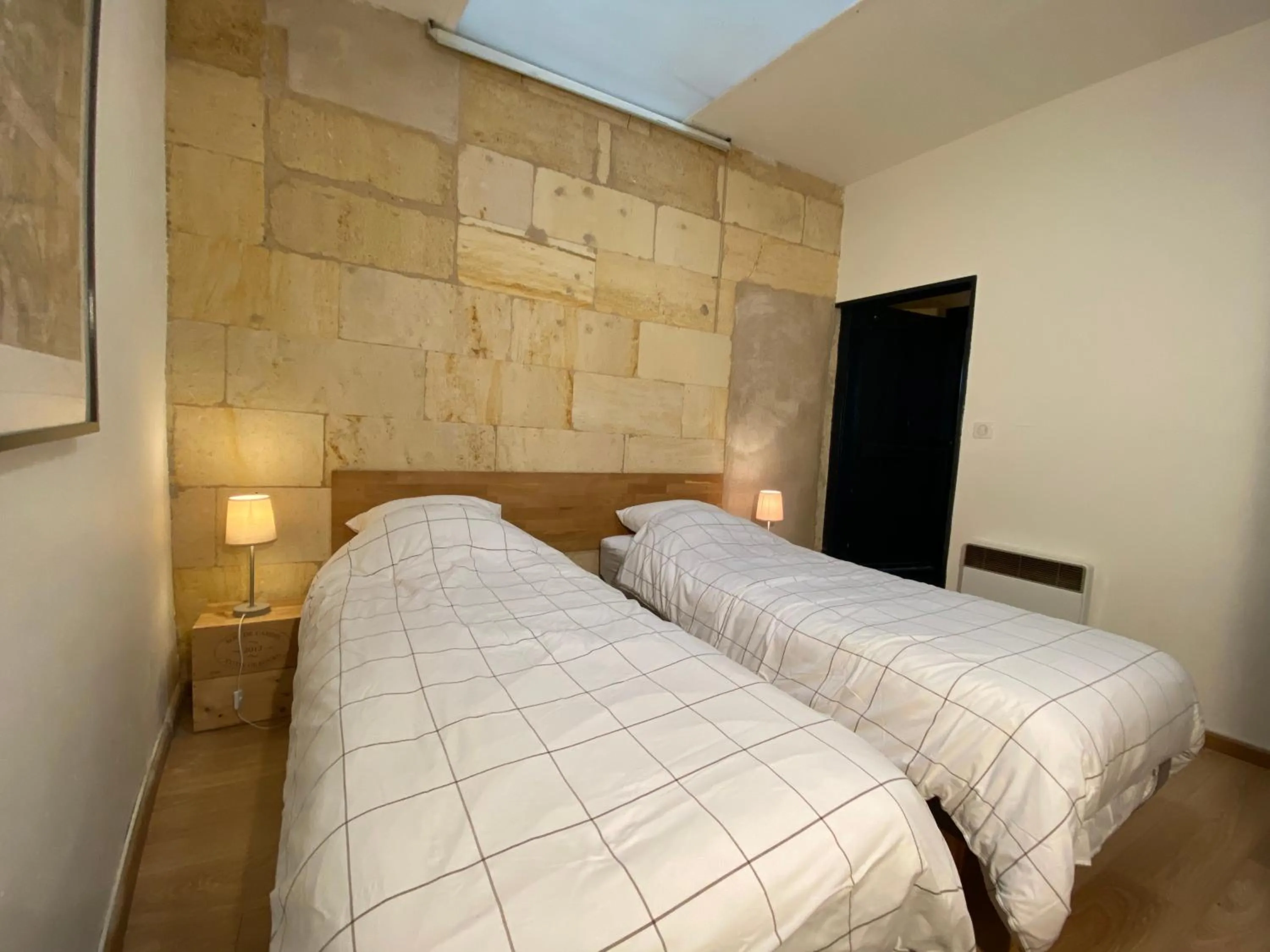 Bedroom, Bed in APARTHOTEL Appartement Saint Emilion