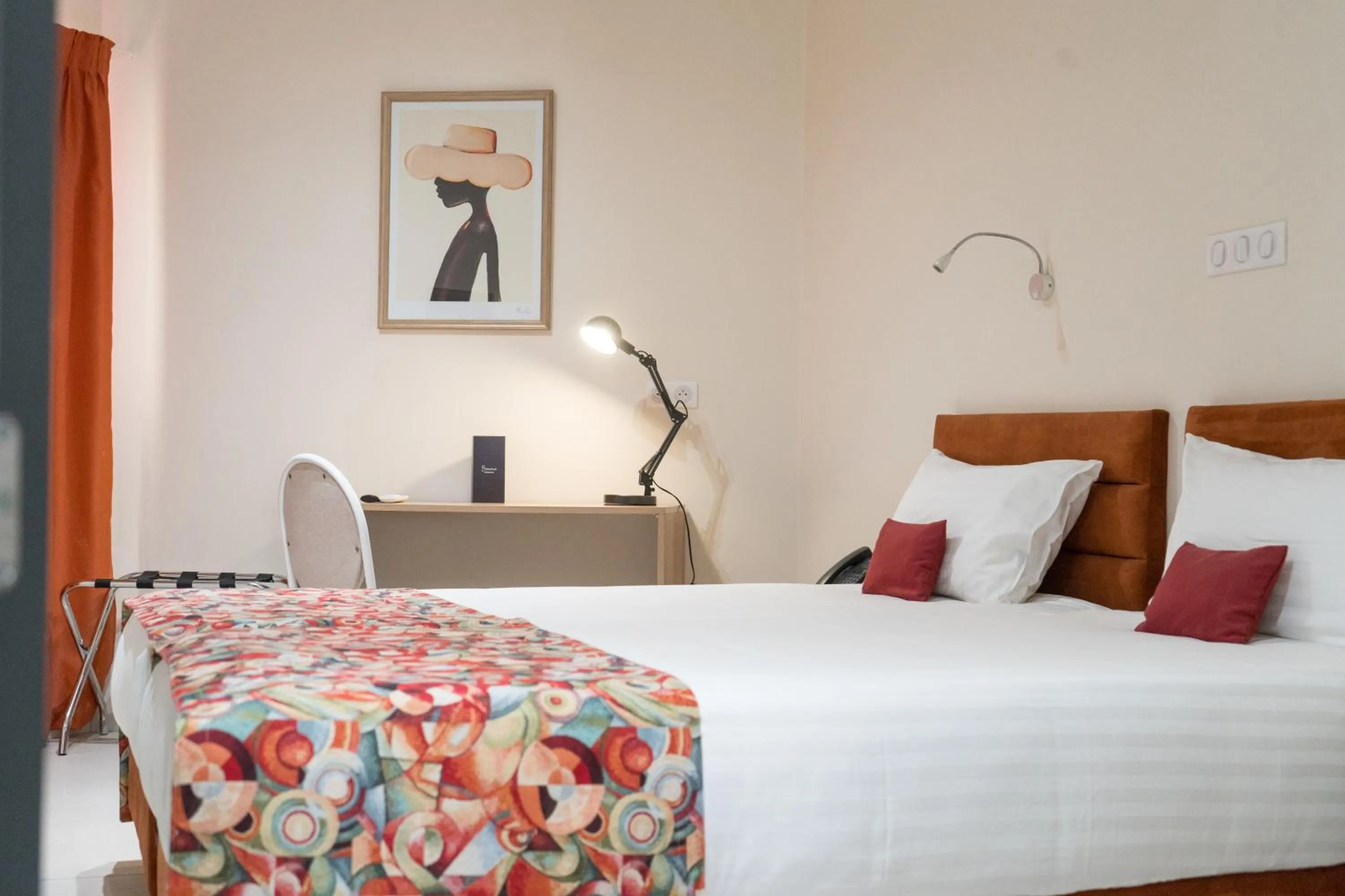 Bedroom, Bed in Hôtel AL AFIFA