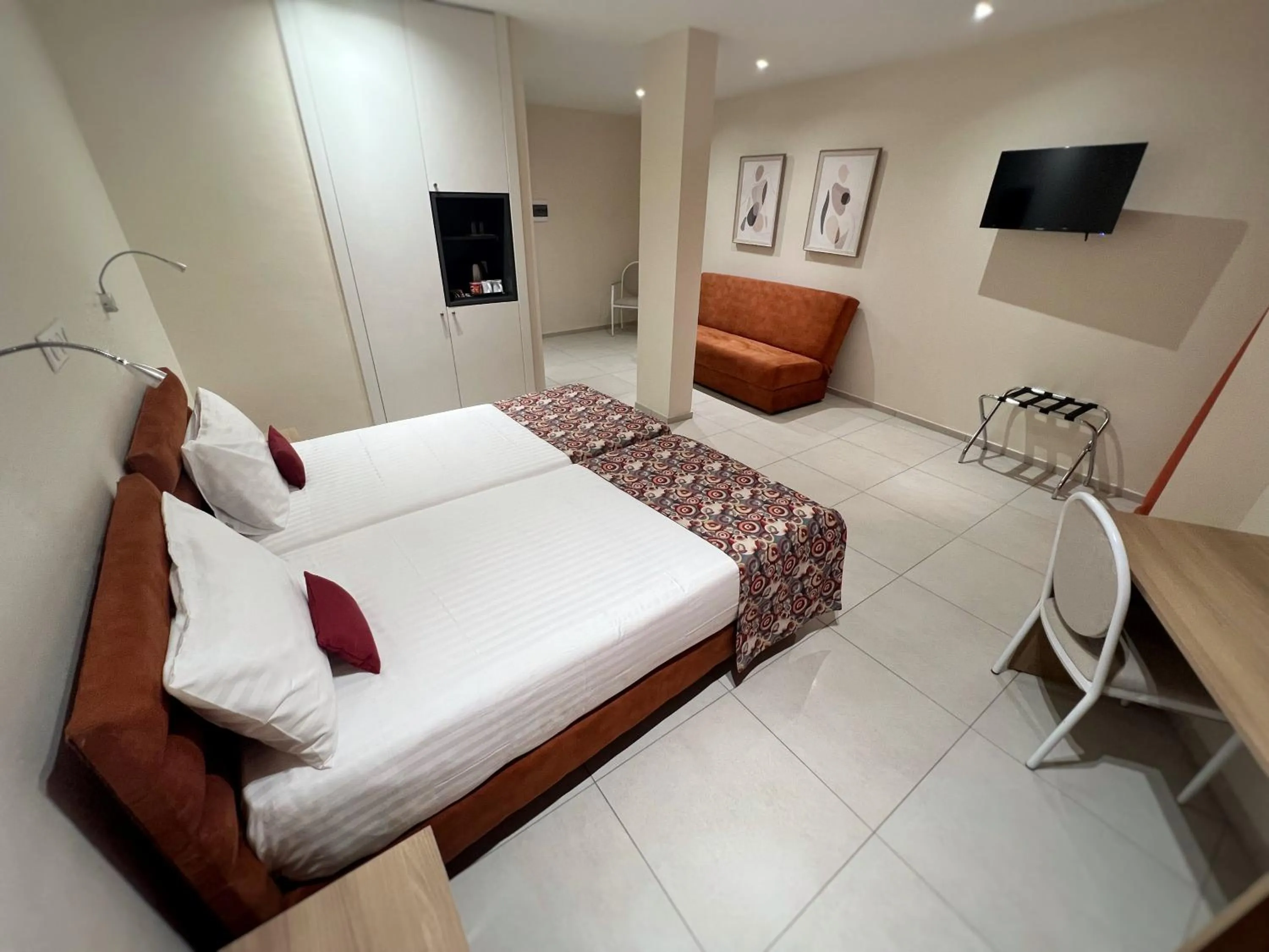 Bedroom, Bed in Hôtel AL AFIFA