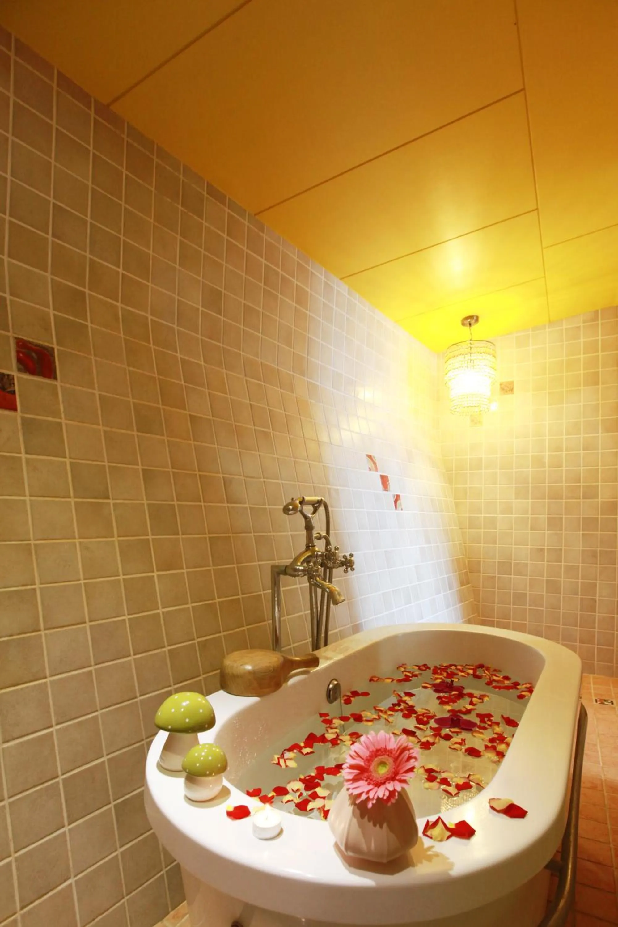 Bath in Hao Wang Jiao House