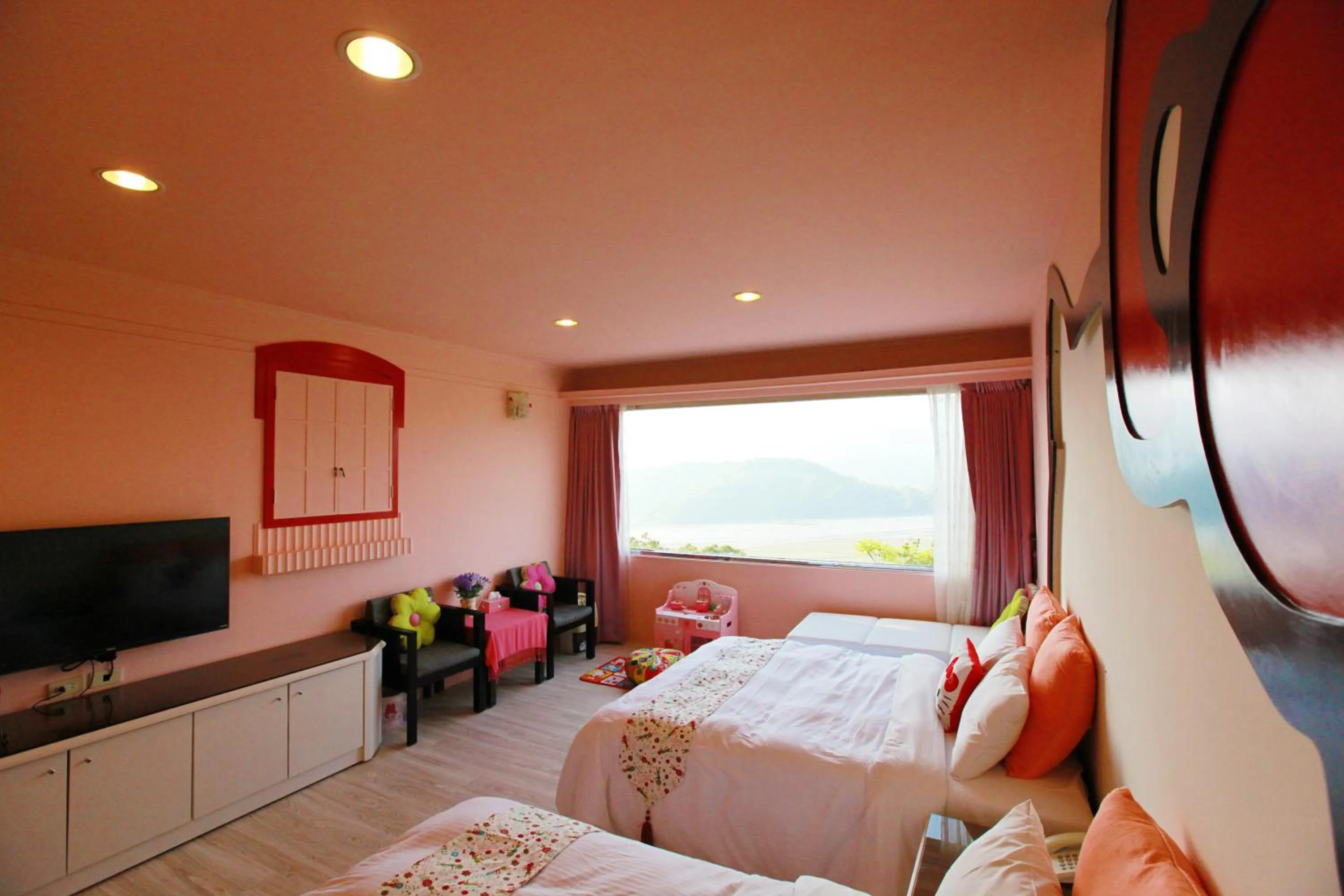 Photo of the whole room, Bed in Hao Wang Jiao House