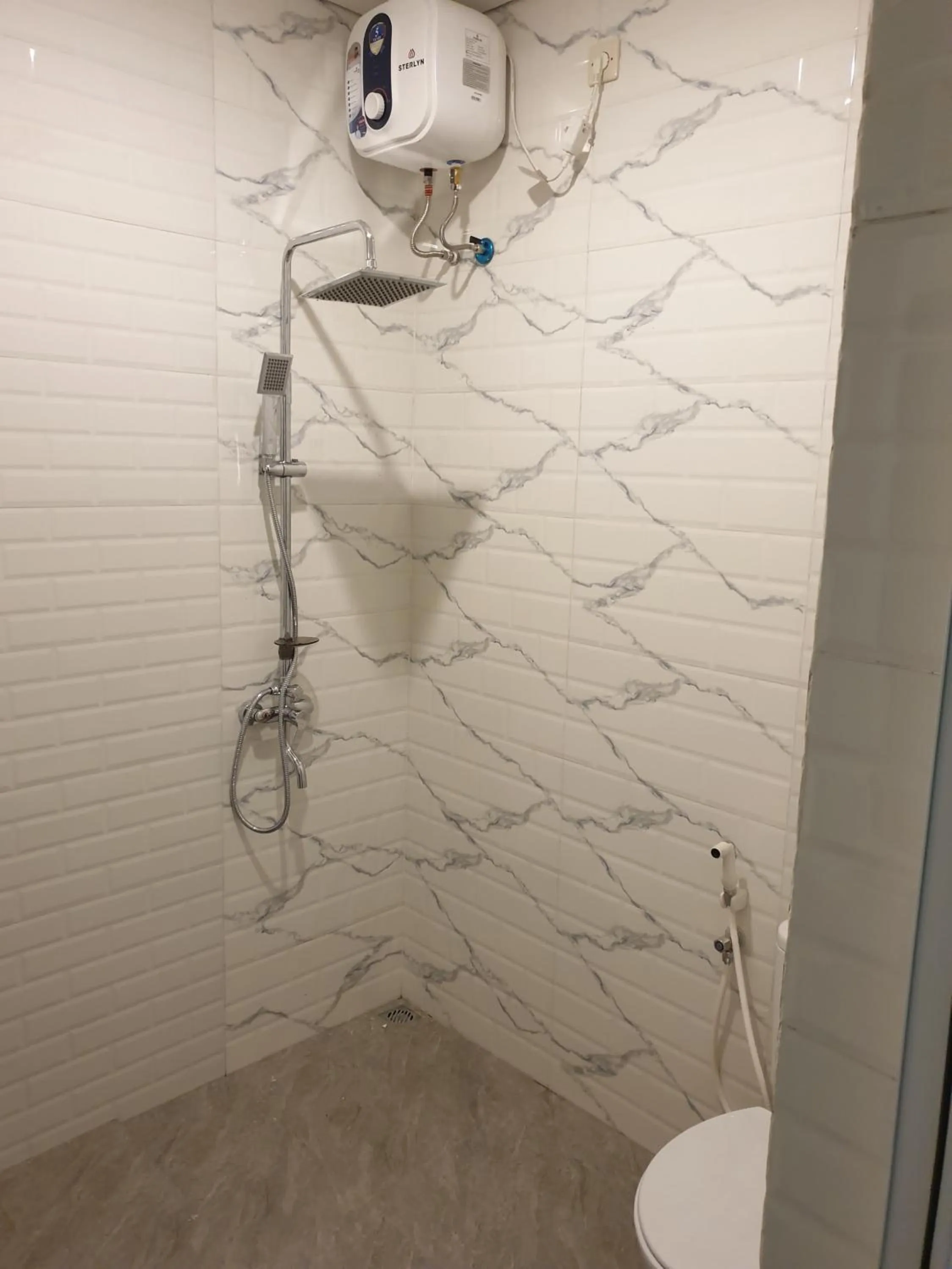 Shower in Cozy centre Simpang Lima Semarang