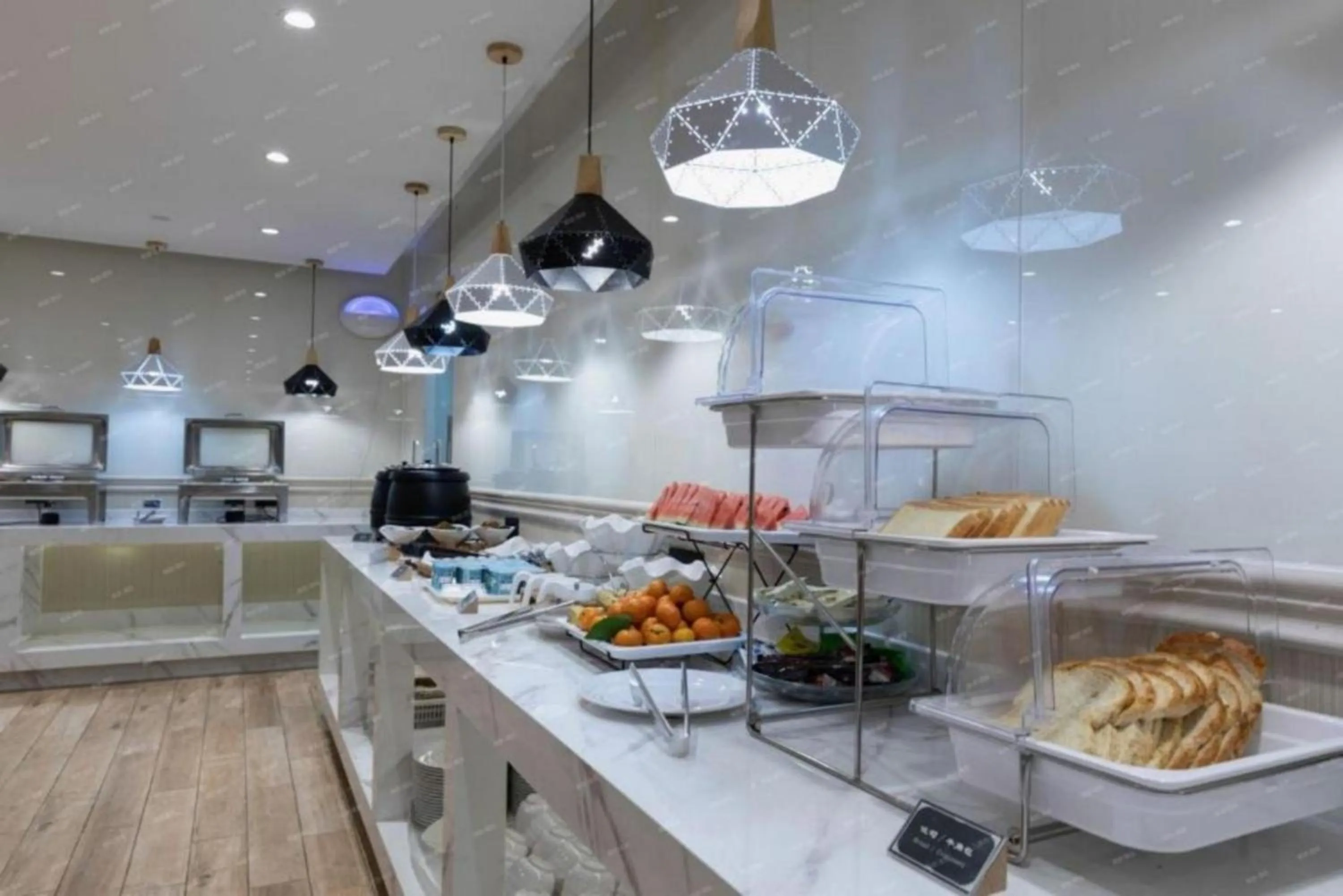 Food and drinks in Yimimi Apartment - Guangzhou 13th Line Yide Road Metro Station