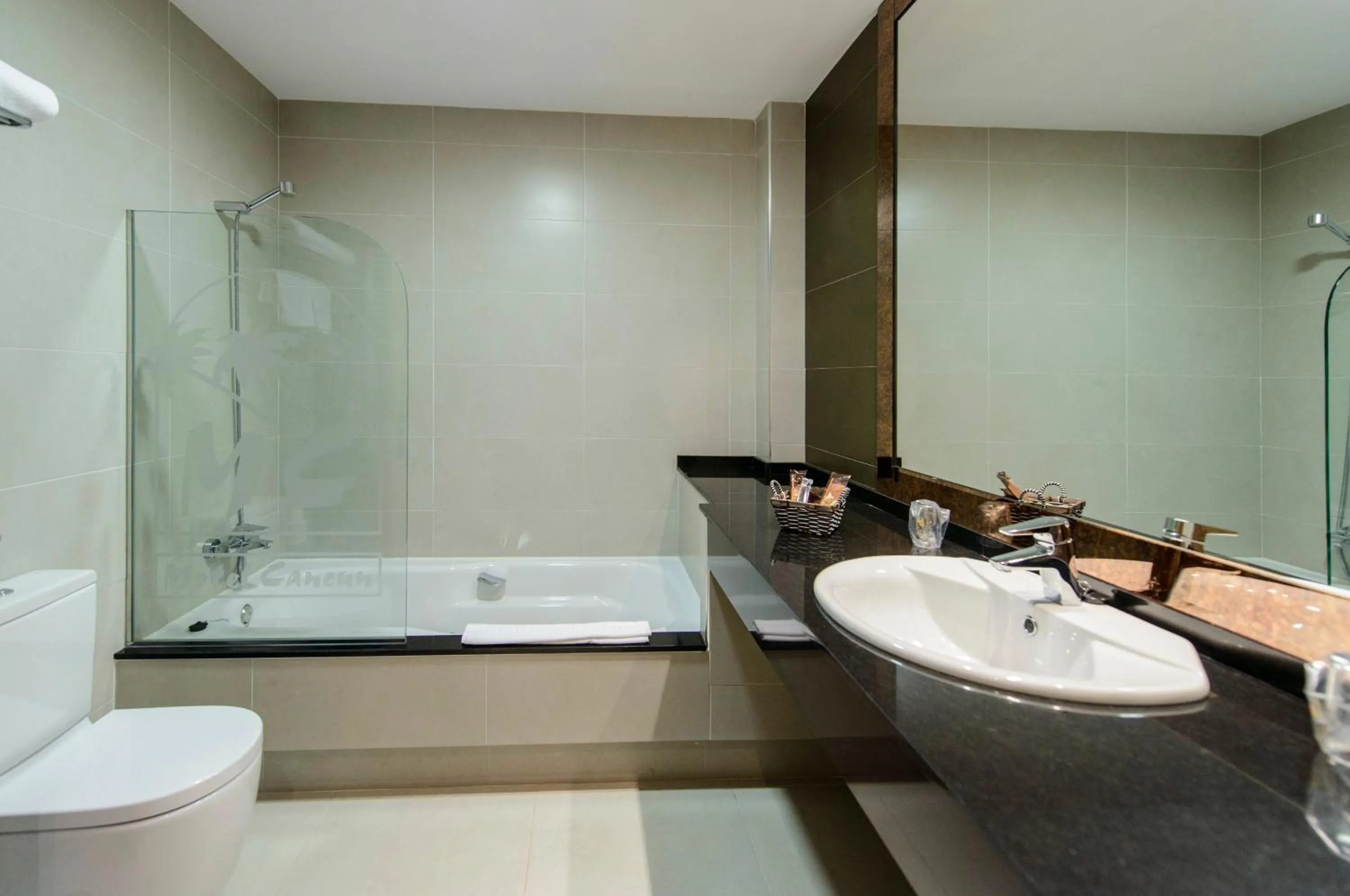 Bathroom in Motel Cancun Avilés