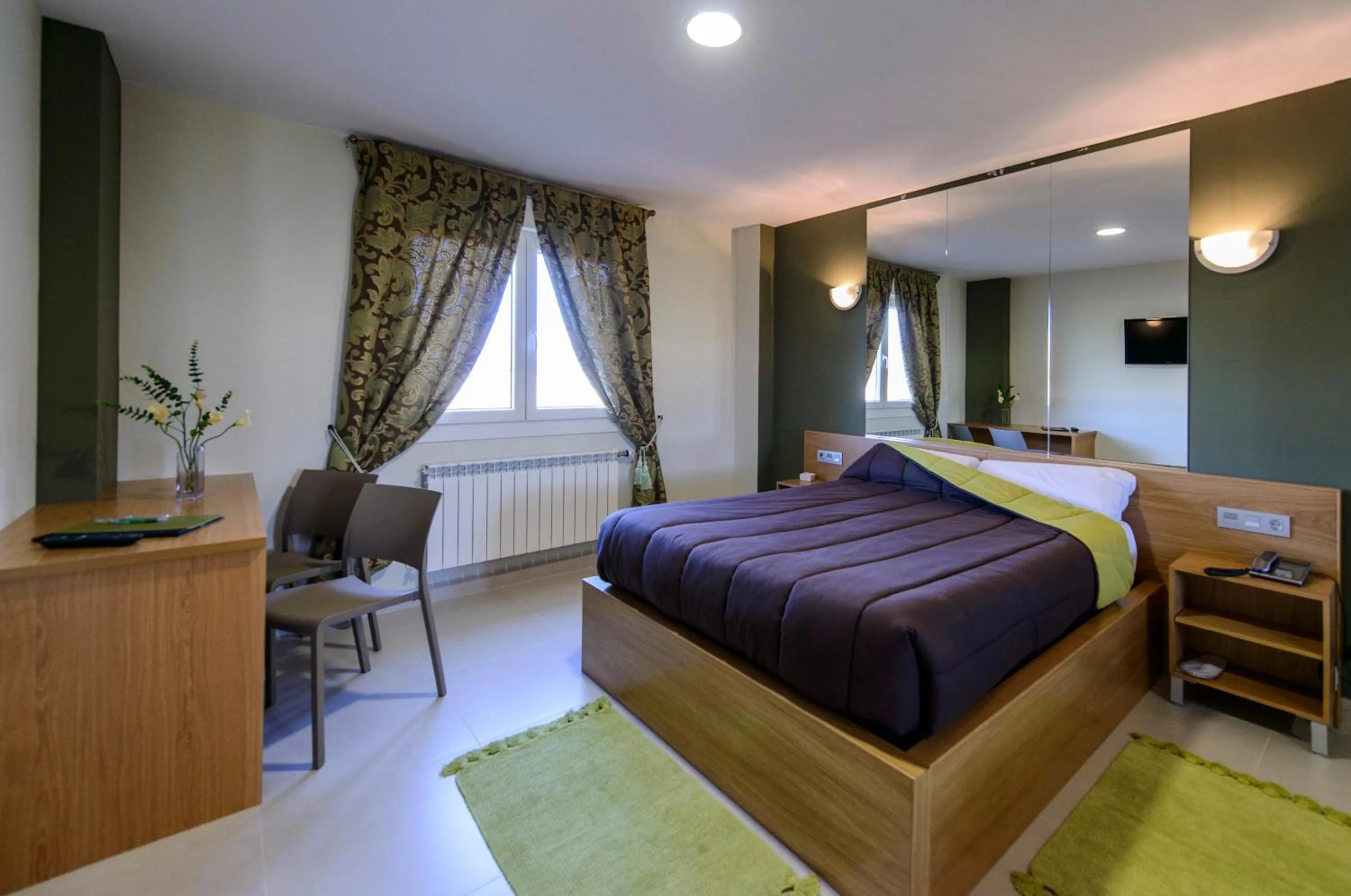 Photo of the whole room, Bed in Motel Cancun Avilés