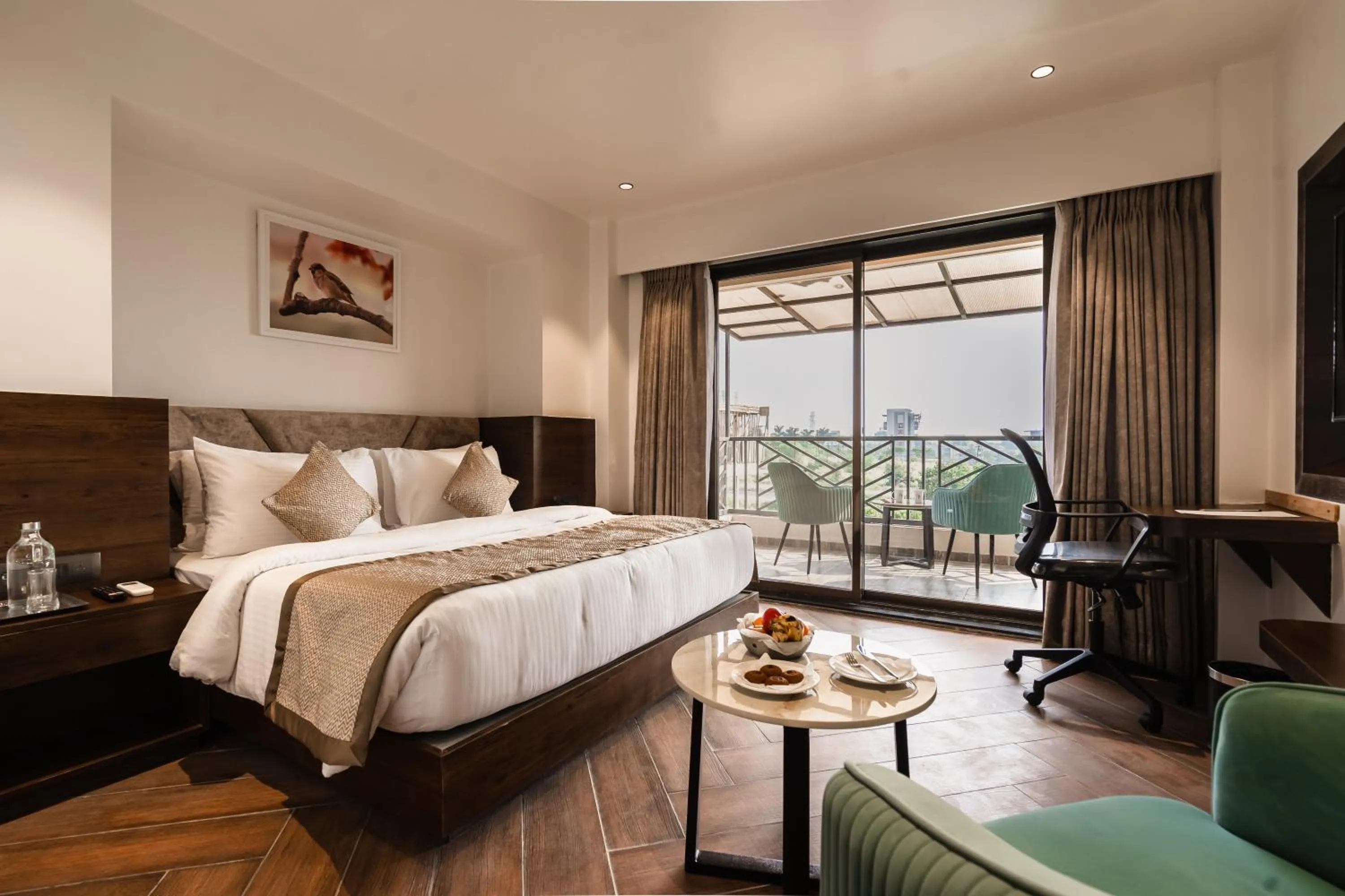 Bedroom, Bed in Regenta Place Igatpuri