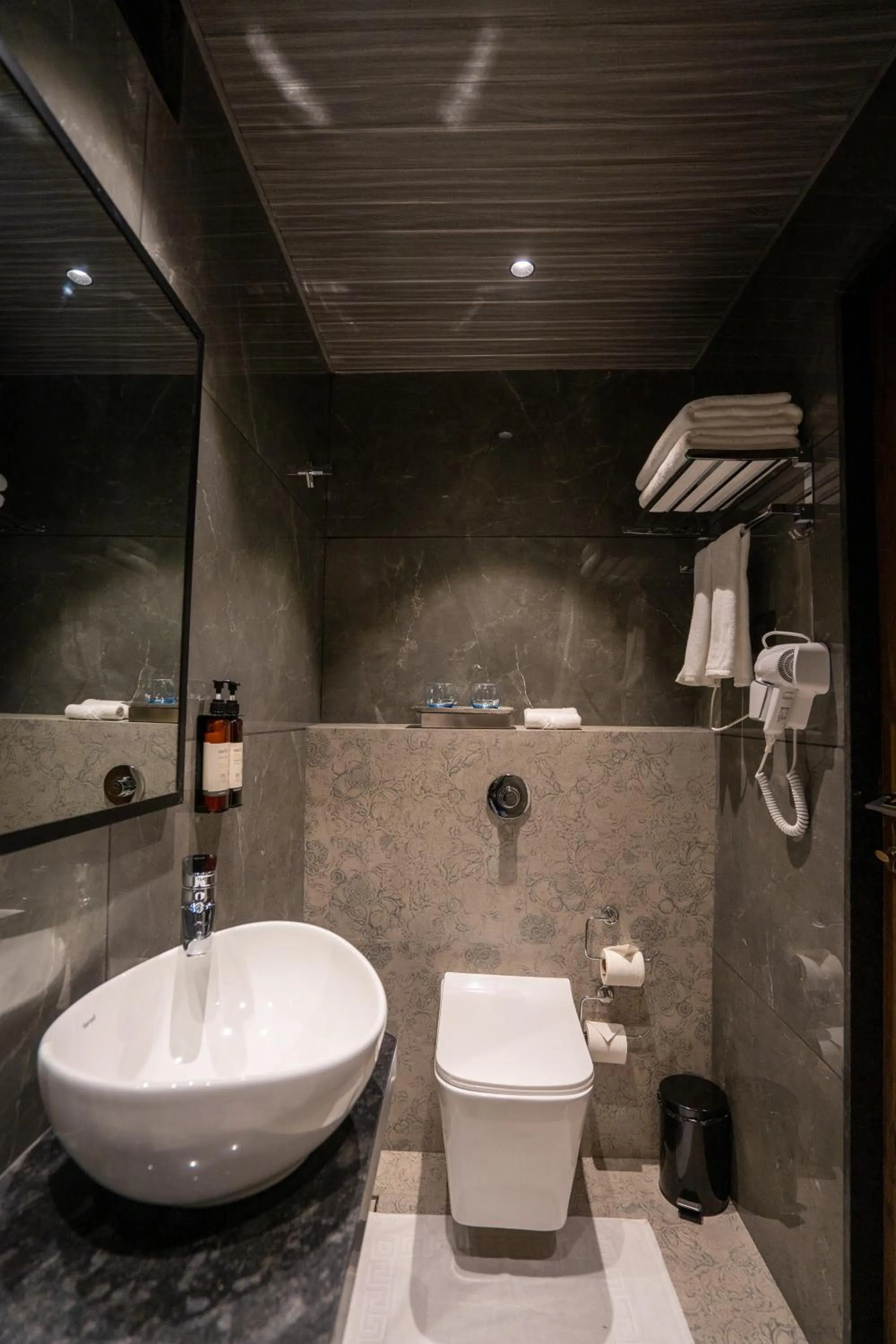 Bathroom in Regenta Place Igatpuri