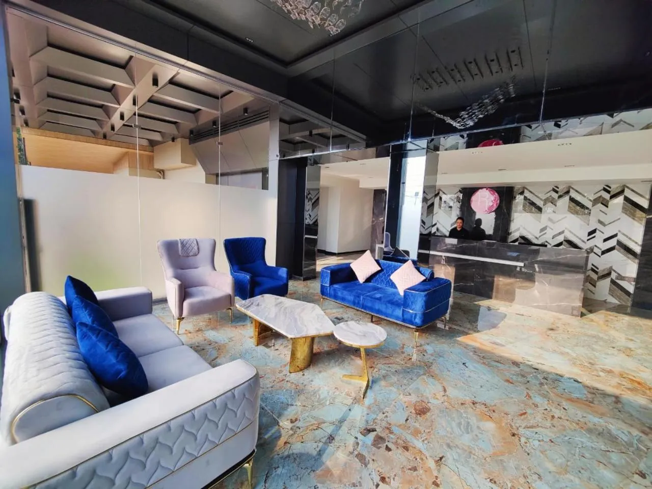 Lobby or reception in Regenta Place Igatpuri