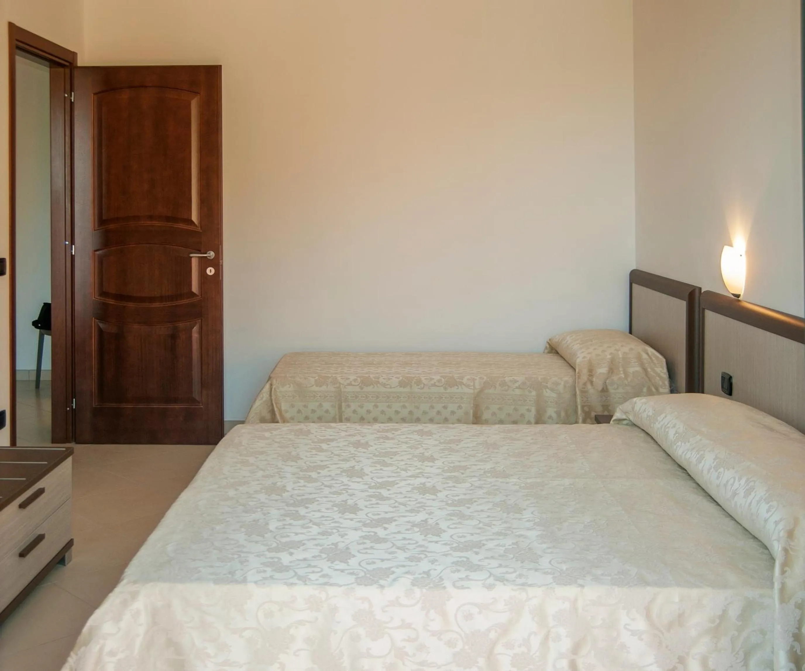 Photo of the whole room, Bed in Residence Gli Ulivi di Eolo