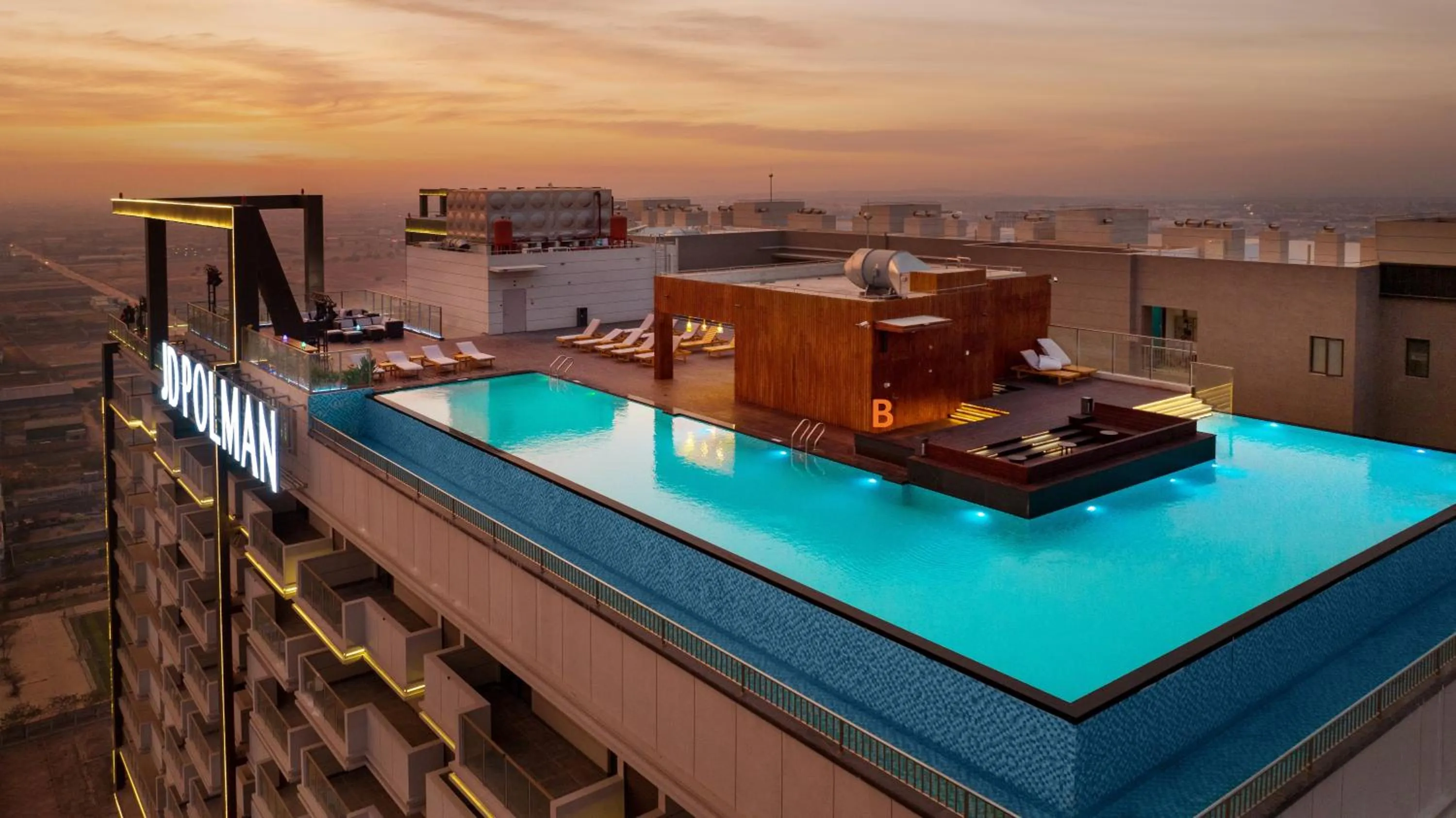 Property building in JD POLMAN Hotel